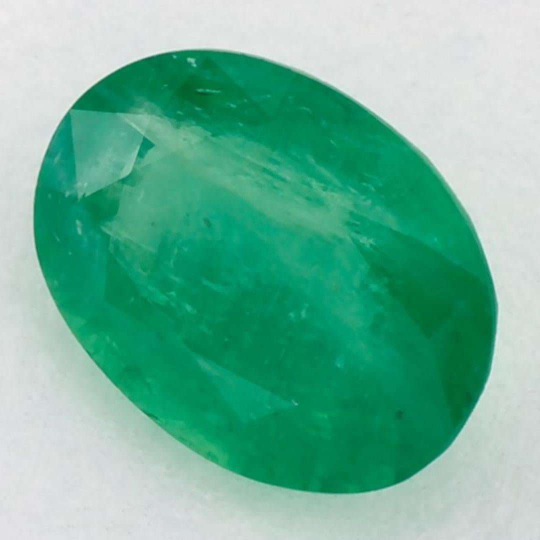 Mit seinem leuchtenden grünen Farbton ist der Geburtsstein für den Mai ein Symbol für neues Wachstum im Frühling. 

Entdecken Sie die lebendige Kollektion von Smaragden, Rubinen und Saphiren in unserem Geschäft, die als lose Edelsteine erhältlich