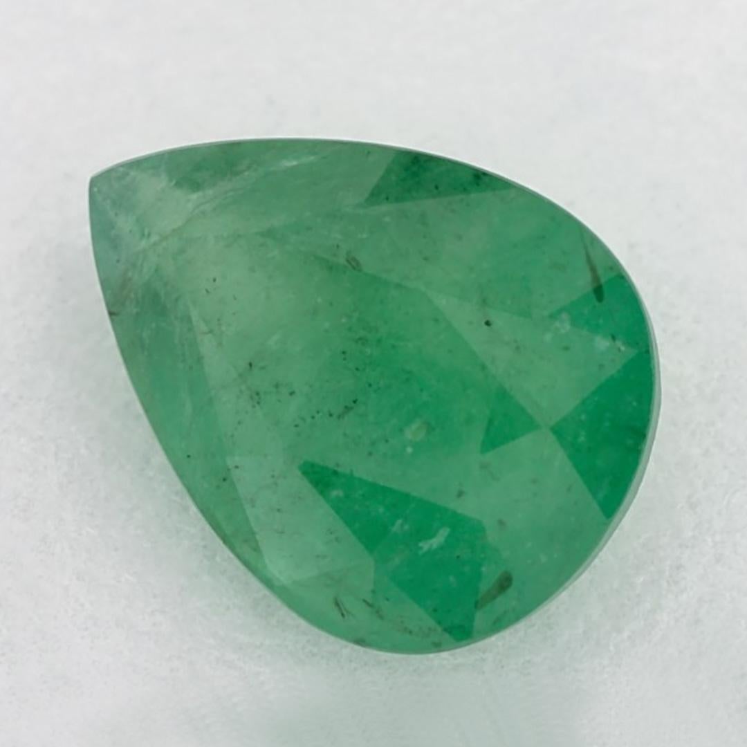 Mit seinem leuchtenden grünen Farbton ist der Geburtsstein für den Mai ein Symbol für neues Wachstum im Frühling. 

Entdecken Sie die lebendige Kollektion von Smaragden, Rubinen und Saphiren in unserem Geschäft, die als lose Edelsteine erhältlich