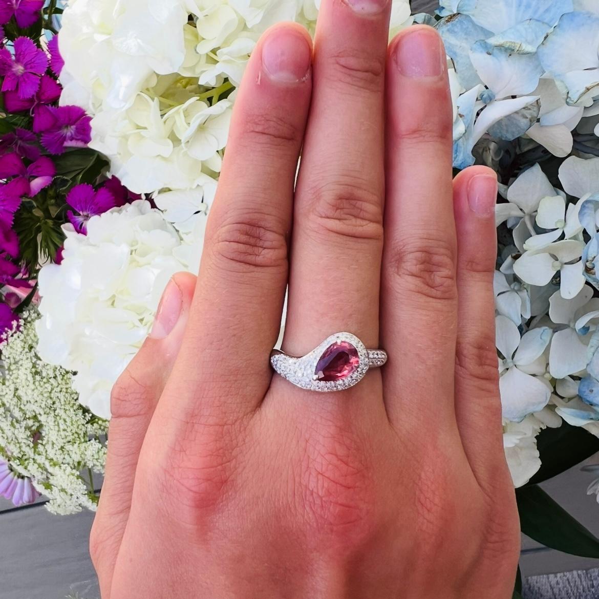 Anello con zaffiro Padparadscha da 1,05 carati senza calore in oro bianco 18 carati in vendita 4