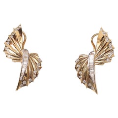 Boucles d'oreilles en or jaune 18K avec diamants baguettes 1,05 cts