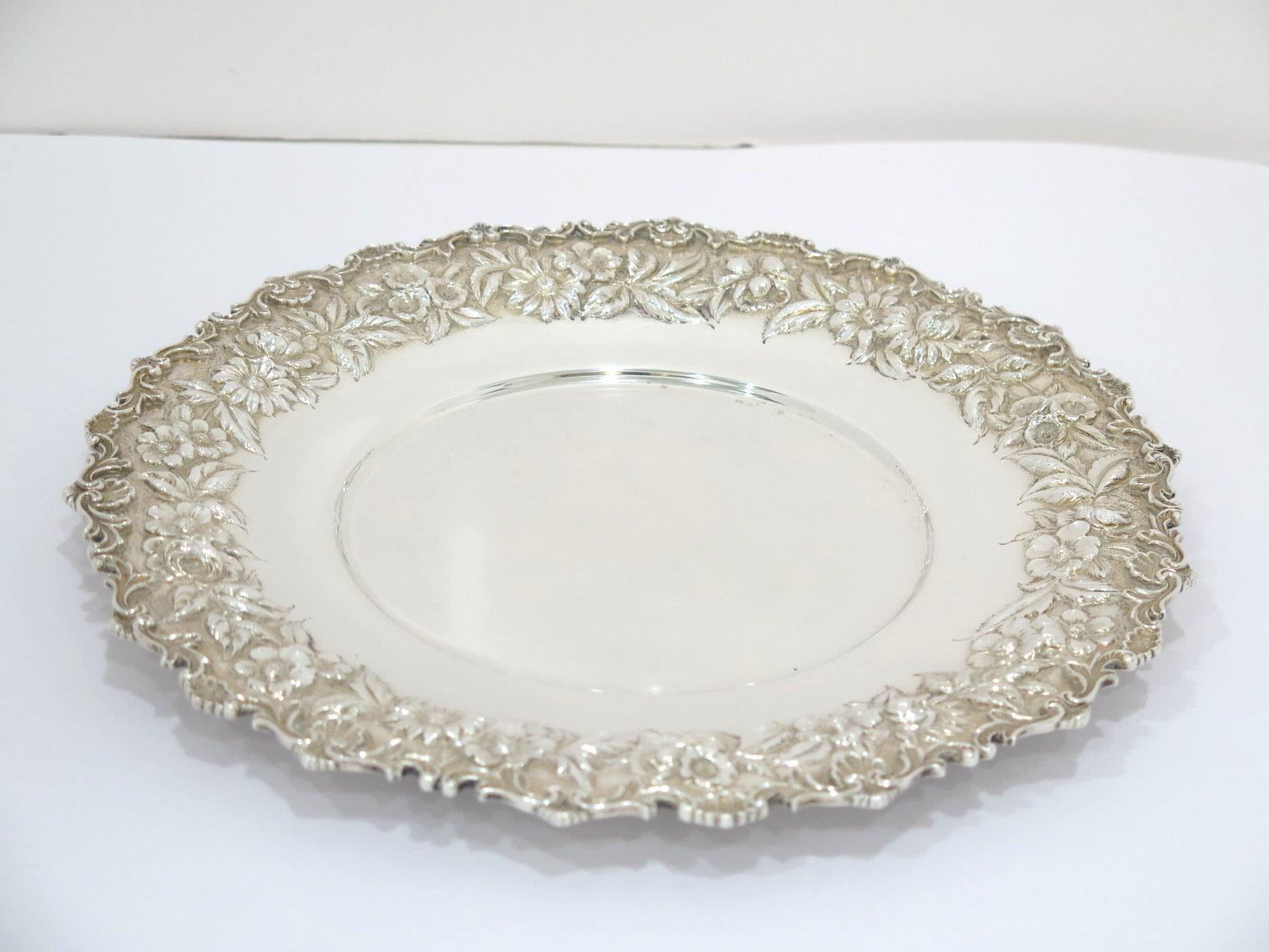 American 10.5 in - Sterling Silver S. Kirk & Son Antique Floral Repousse Serving Plate For Sale