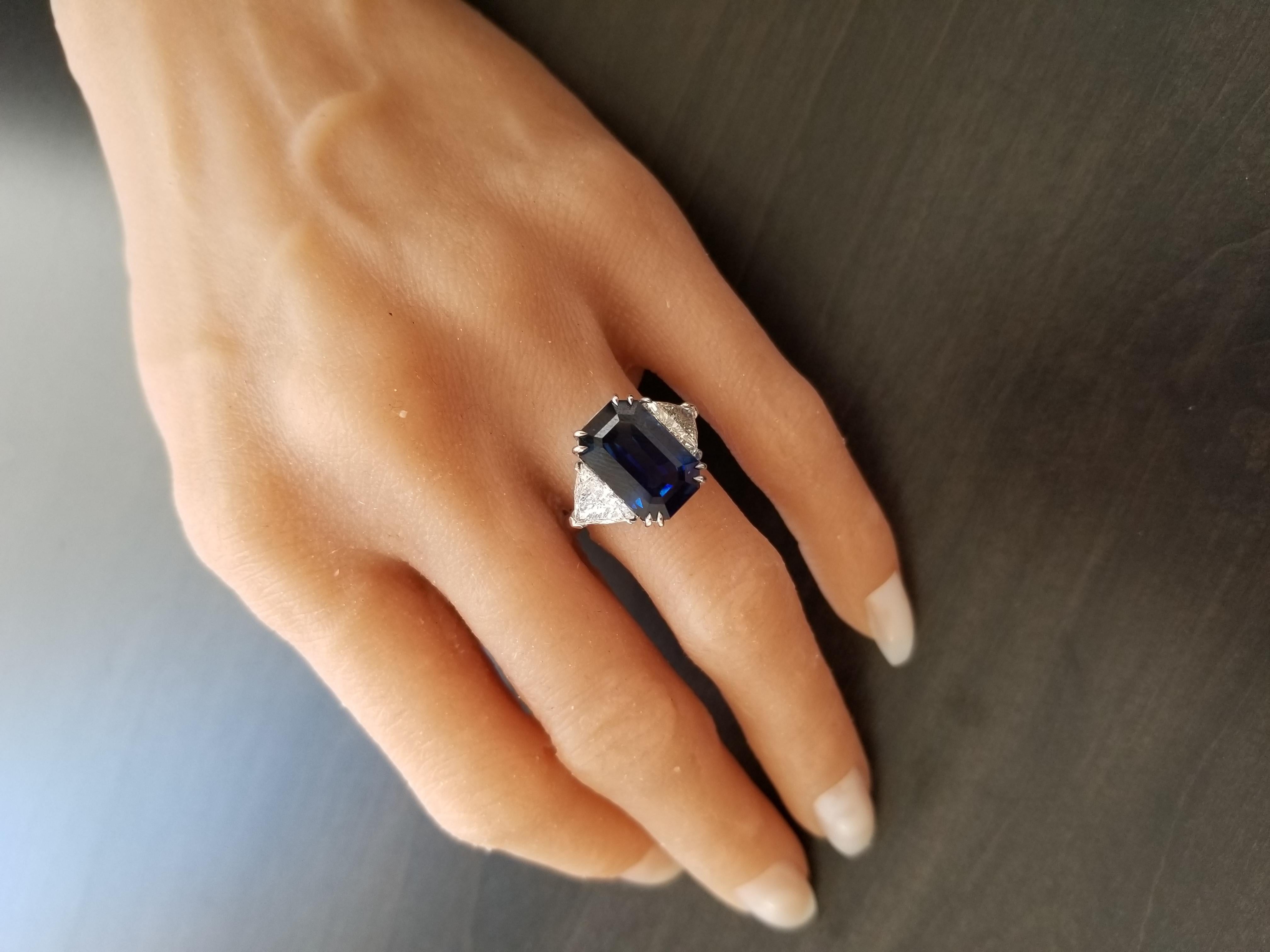 Contemporary 10.50 Carat Emerald Cut Blue Sapphire and Trillion Diamond Cocktail Ring in Gold