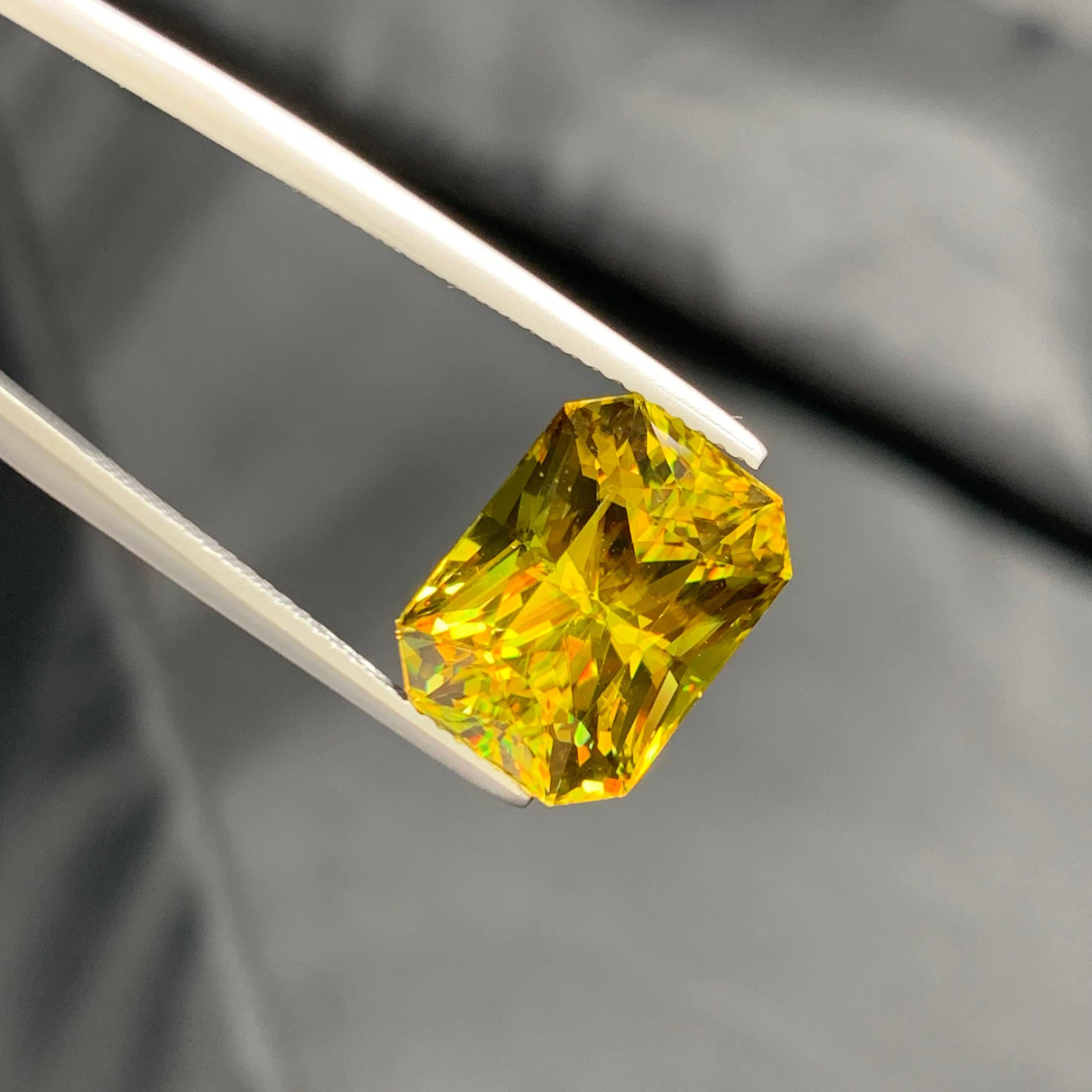 Emerald Cut 10.50 Carat Loose Fine Sphene Stone Modified Emerald Madagascar's Gemstone For Sale