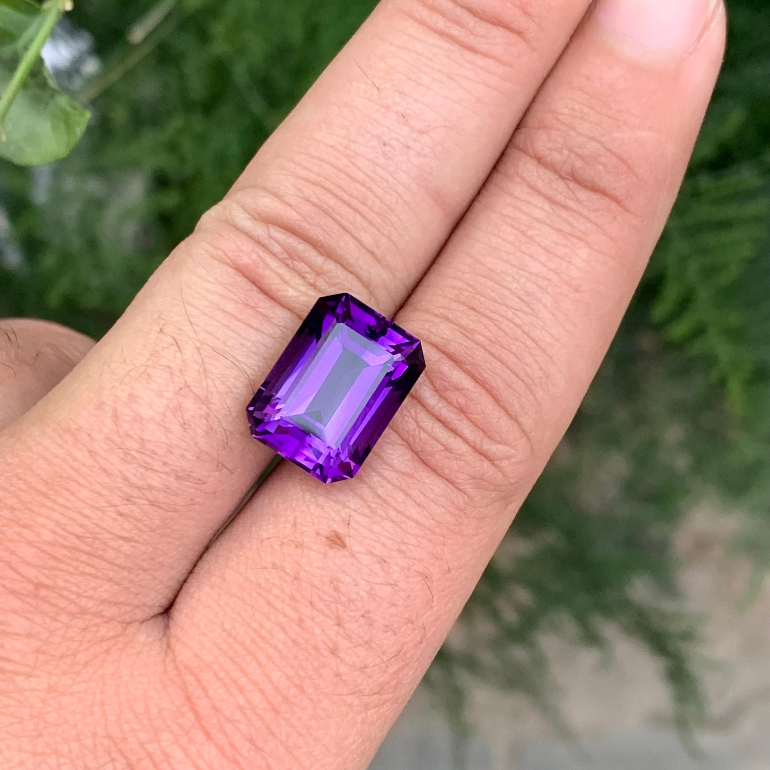 10.50 carati di ametista viola profonda naturale sfusa a forma di smeraldo In condizioni Nuovo in vendita a Peshawar, PK