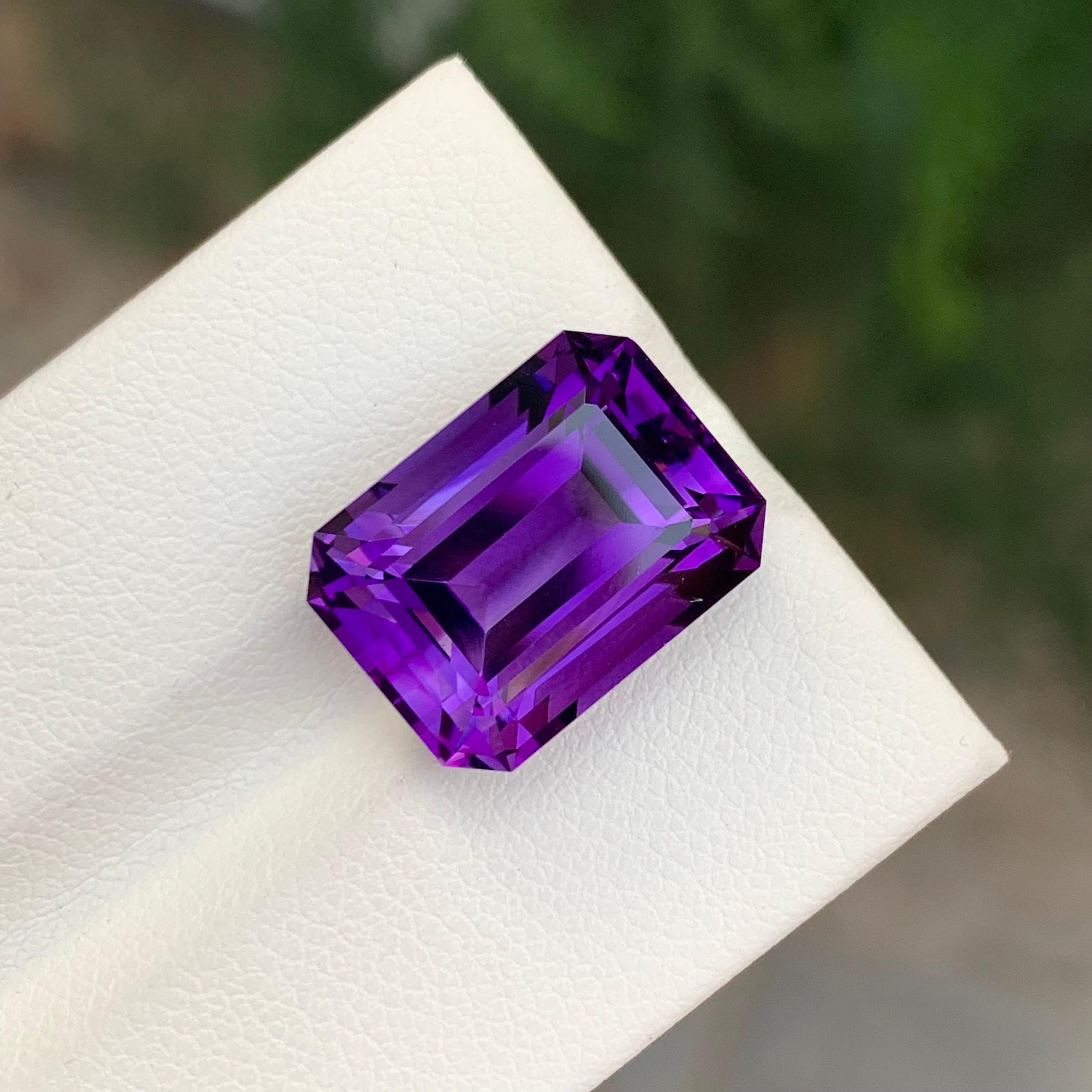 10.50 carati di ametista viola profonda naturale sfusa a forma di smeraldo in vendita 3