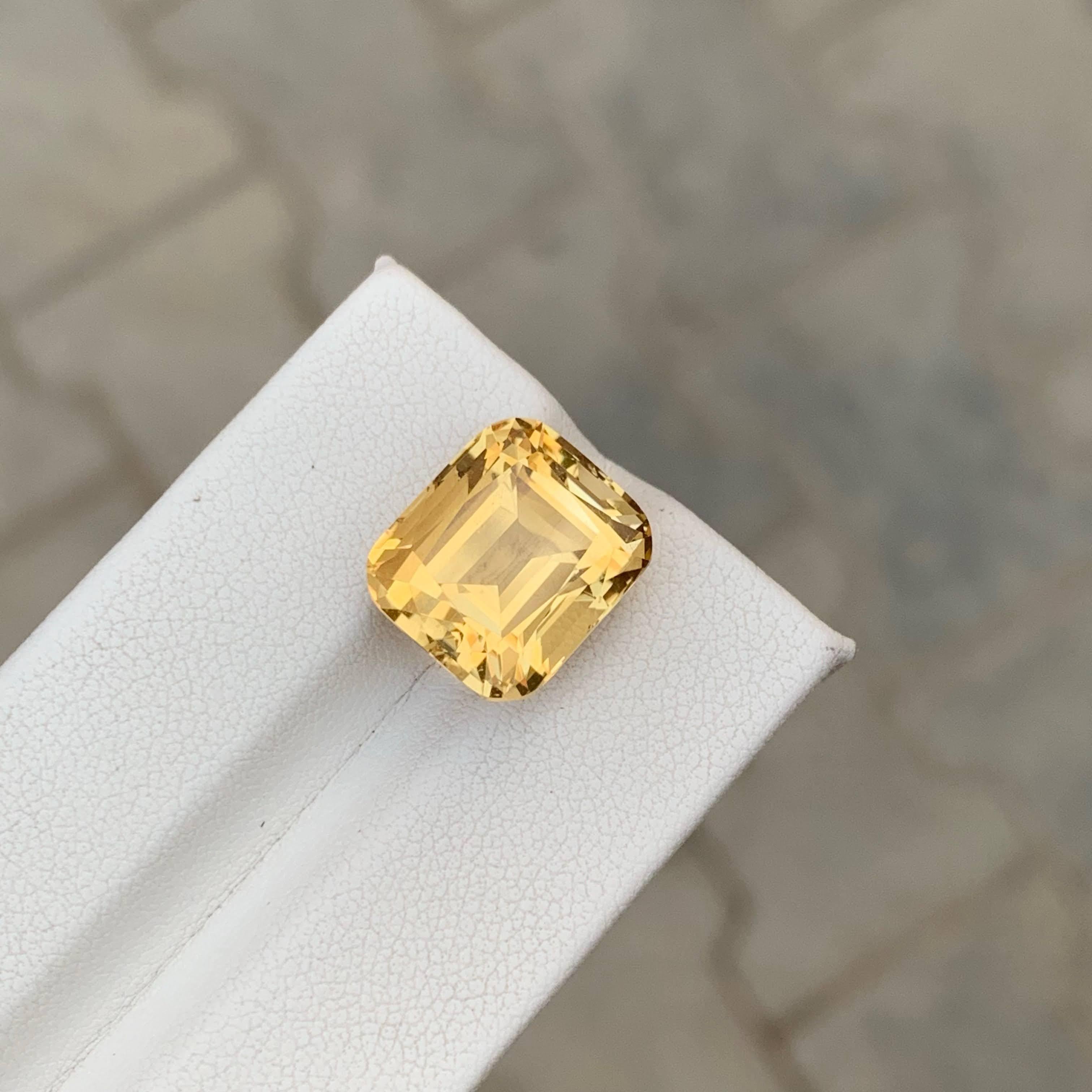 Taglio cuscino 10.50 Carati Nature Sciolto Giallo Oro Citrino Taglio Cuscino Gemma Brasiliana in vendita