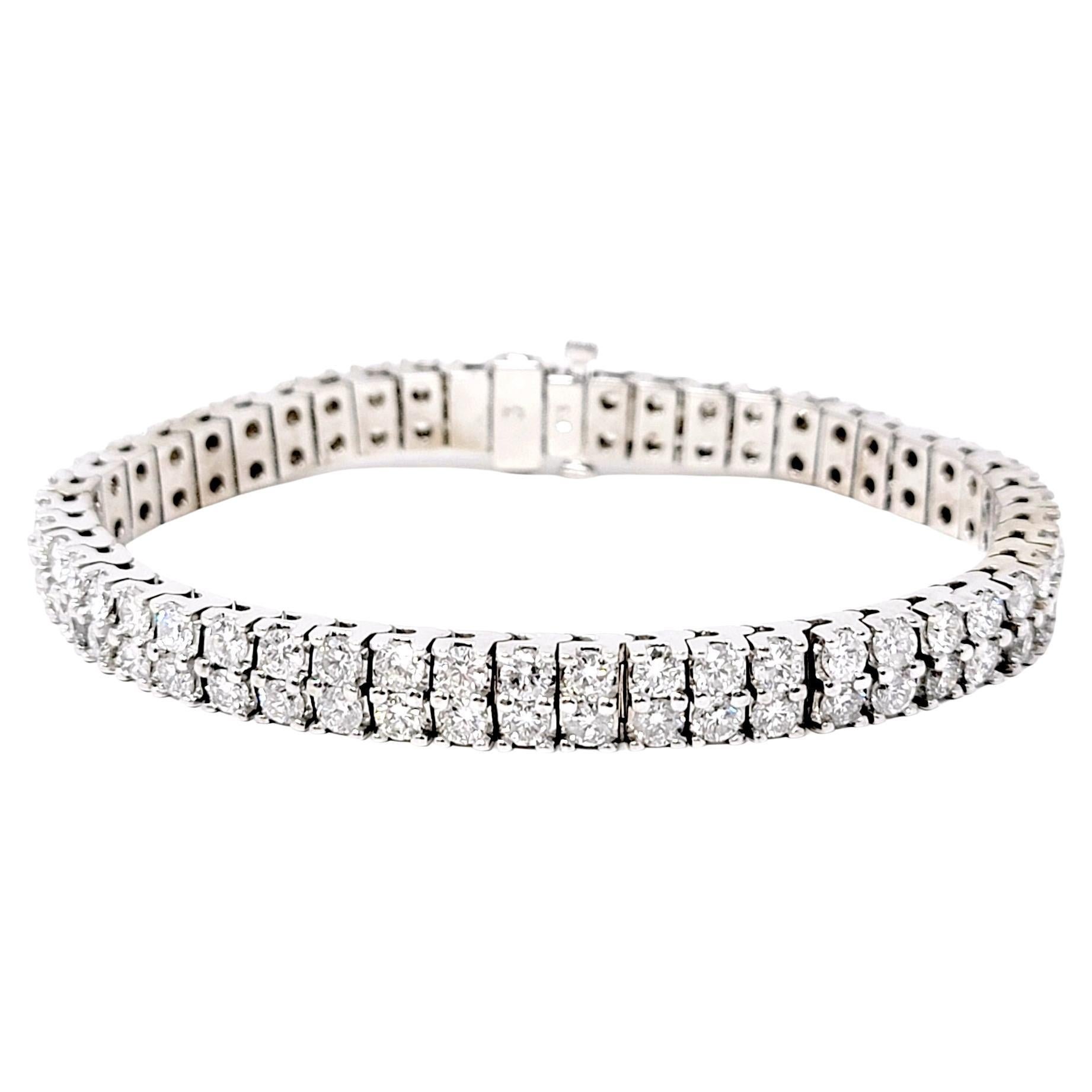Bracelet tennis à deux rangées de diamants ronds de 10,50 carats au total en or blanc 14 carats