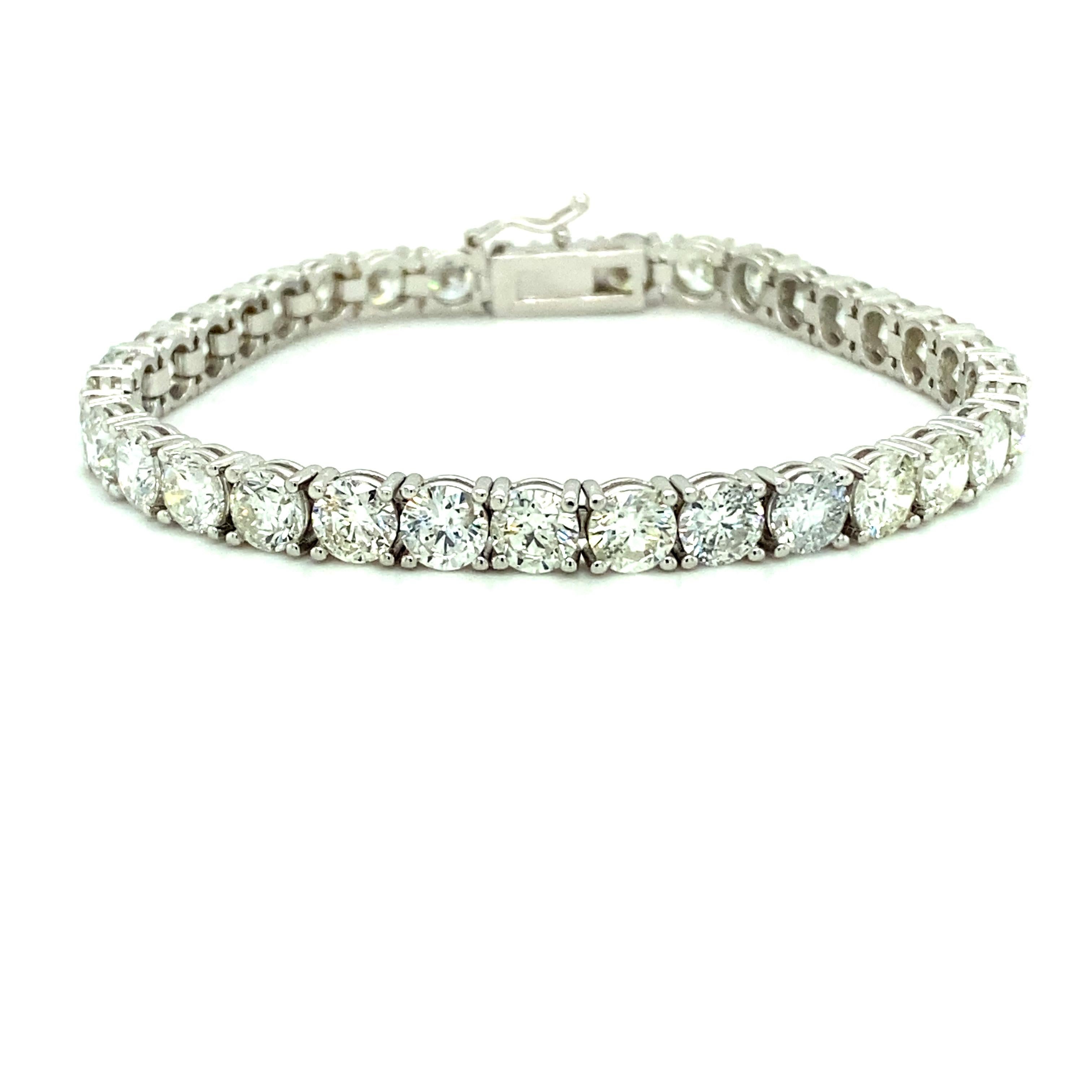 Bracelet tennis en or blanc 18 carats avec diamants 10,50 carats Pour femmes en vente