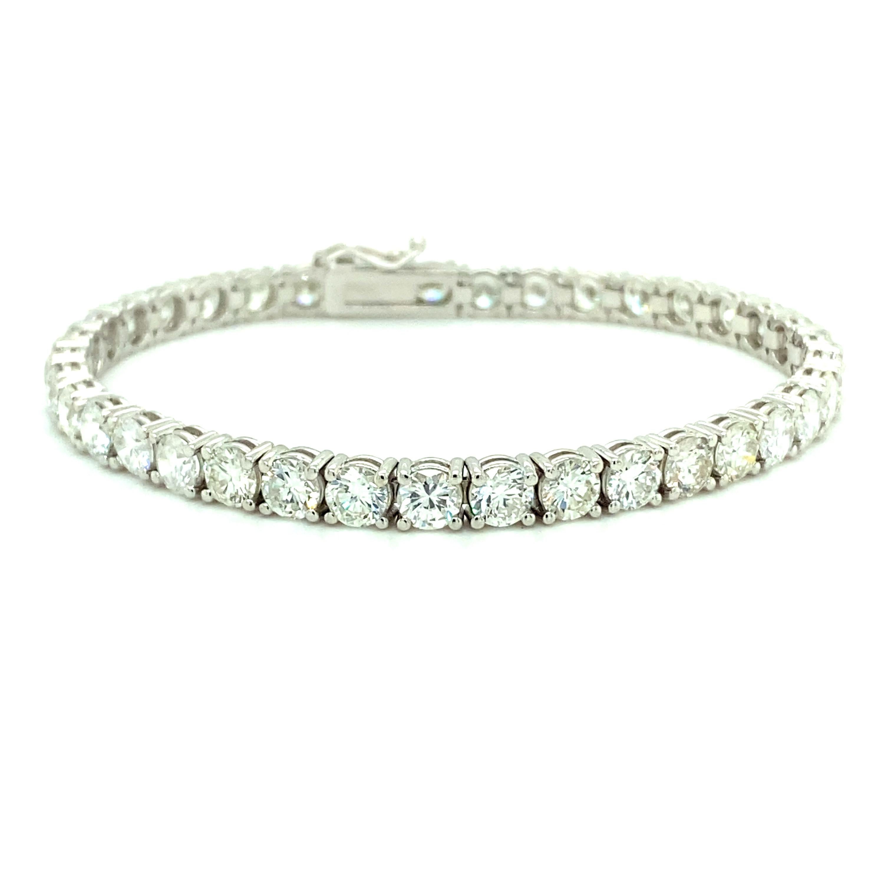 Bracelet tennis en or blanc 18 carats avec diamants 10,50 carats en vente 3