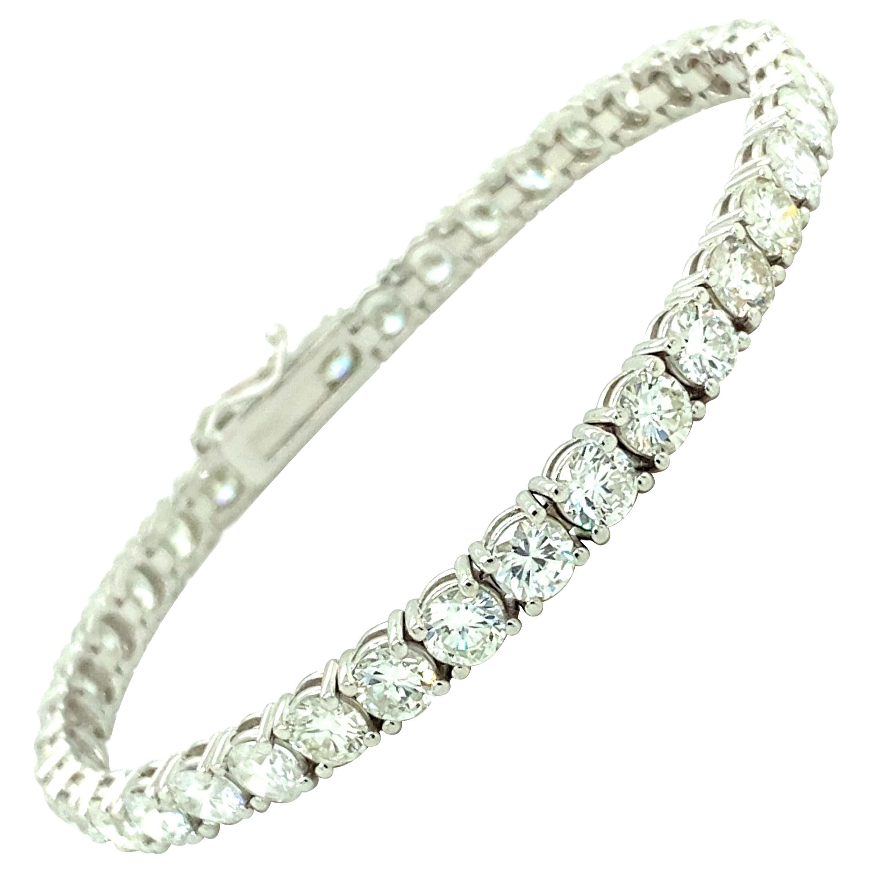 Bracelet tennis en or blanc 18 carats avec diamants 10,50 carats en vente