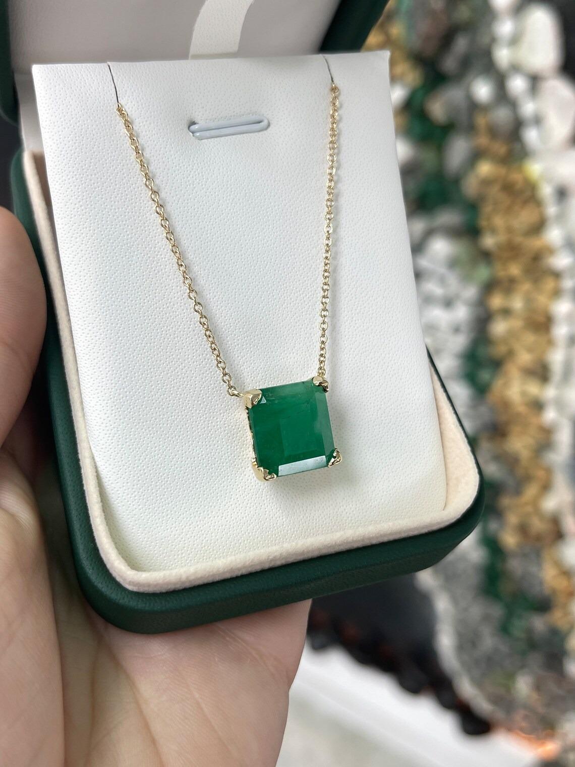 Asscher Cut 10.50ct 14K Large Natural Asscher Emerald Solitaire 4 Prong Set Necklace Brazil For Sale