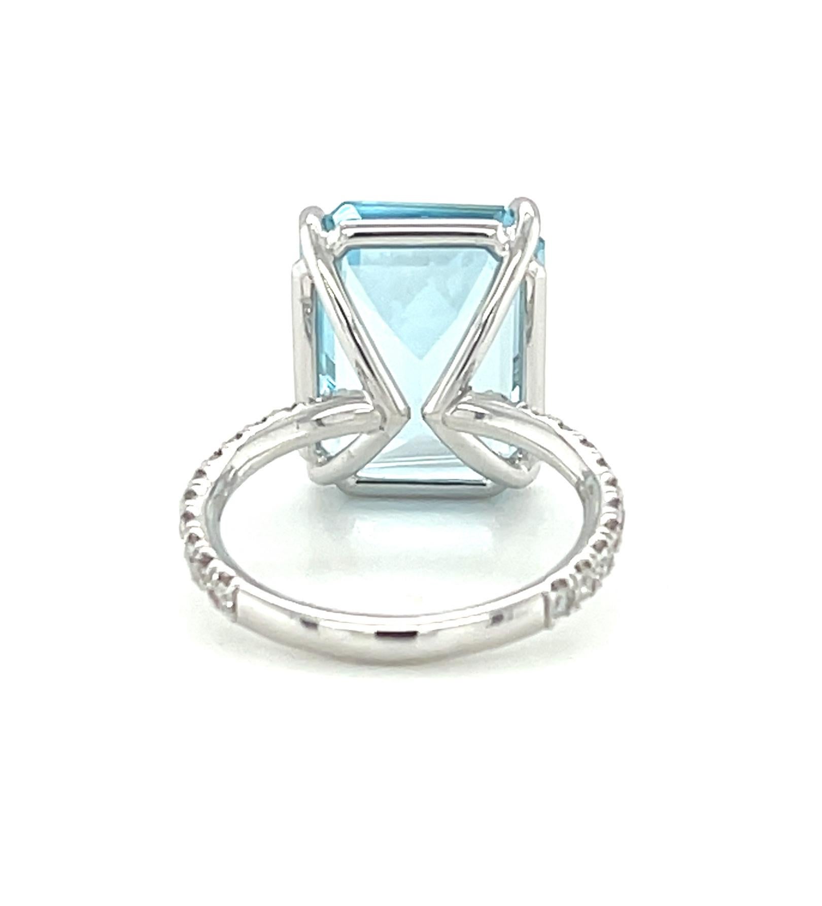 Artisan Blue Topaz and Diamond Pave Cocktail Ring in Platinum, 10.51 Carats For Sale
