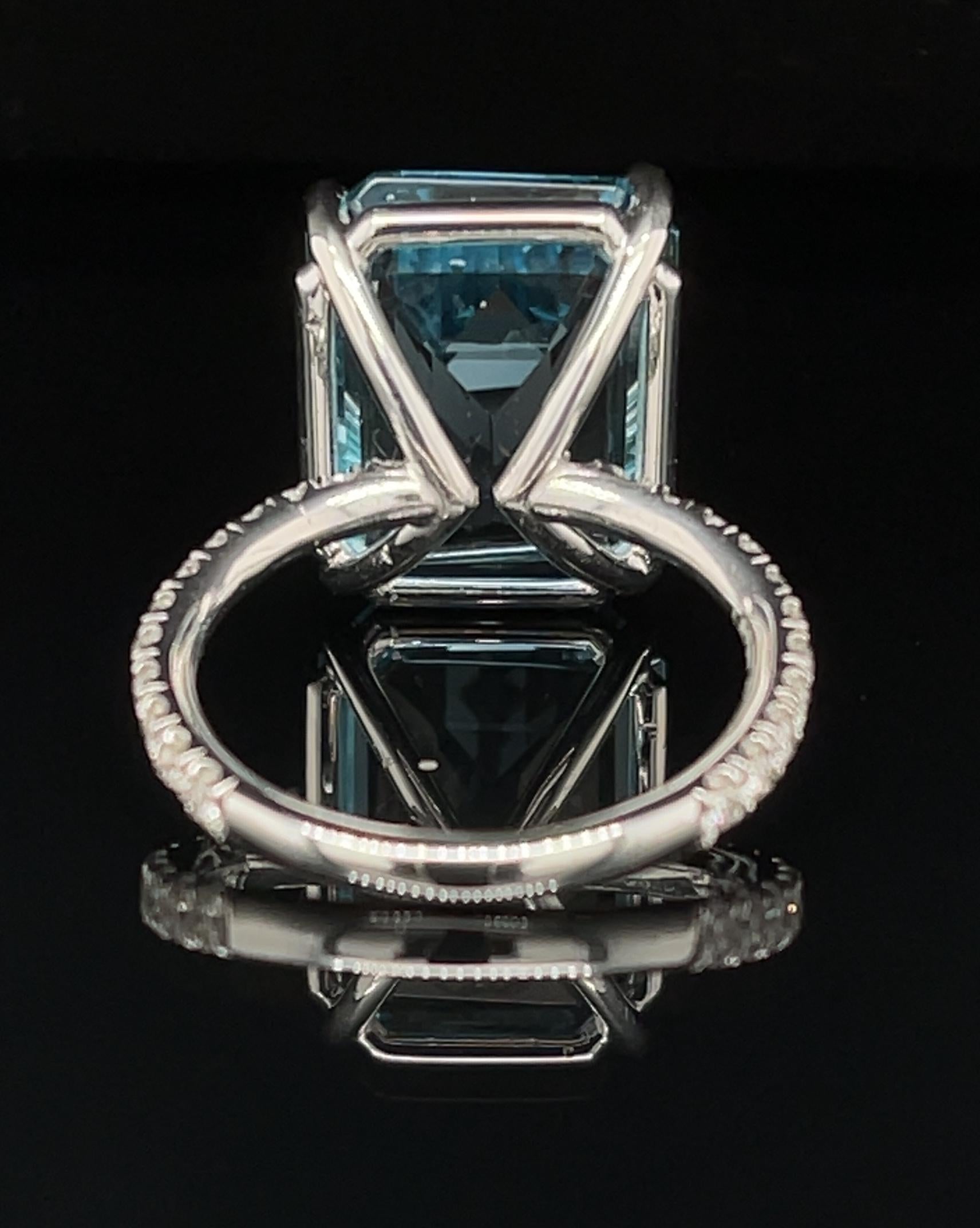 Blue Topaz and Diamond Pave Cocktail Ring in Platinum, 10.51 Carats For Sale 2