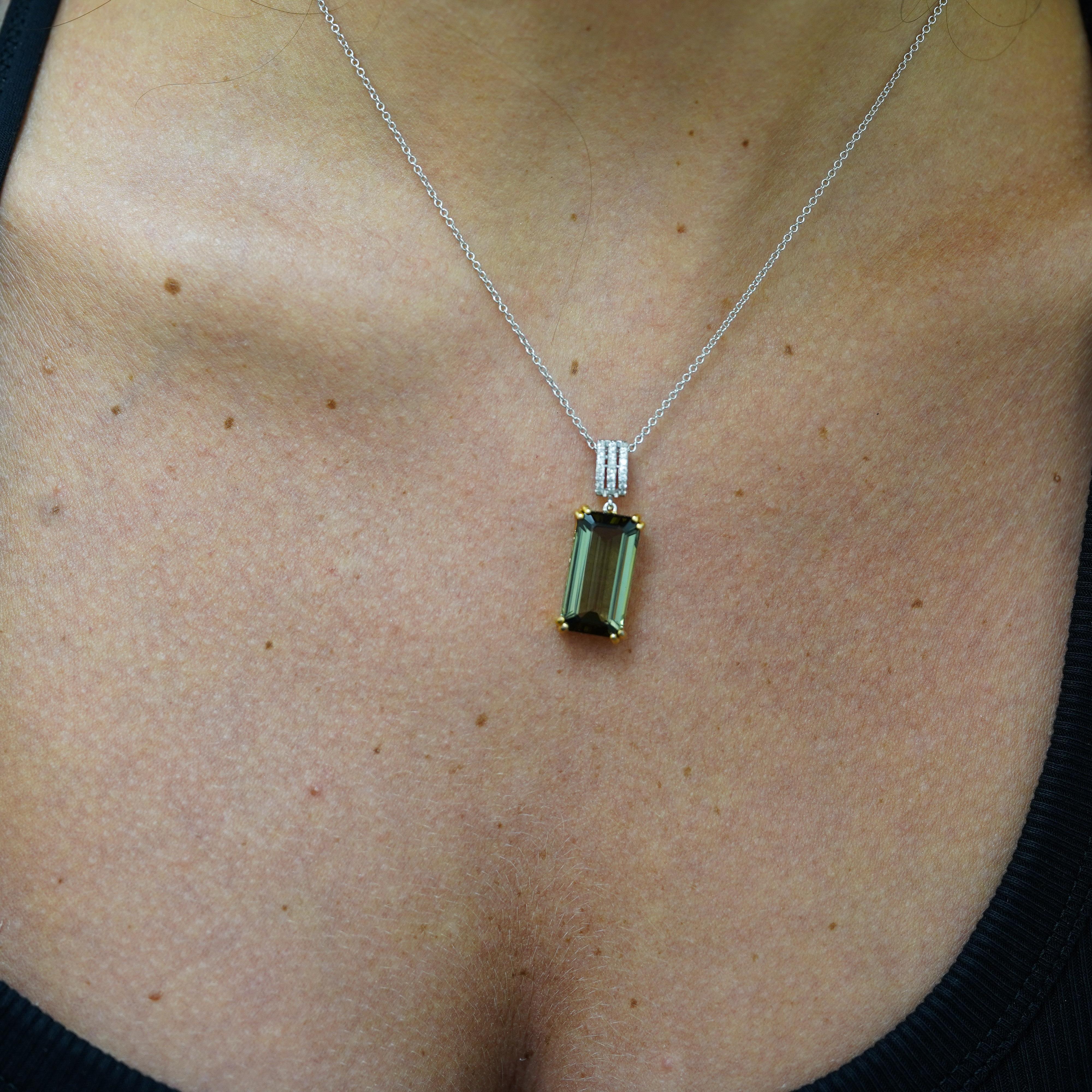 Modern 10.52 Carat Forrest Green Tourmaline Emerald Cut 18K Gold Pendant Necklace For Sale