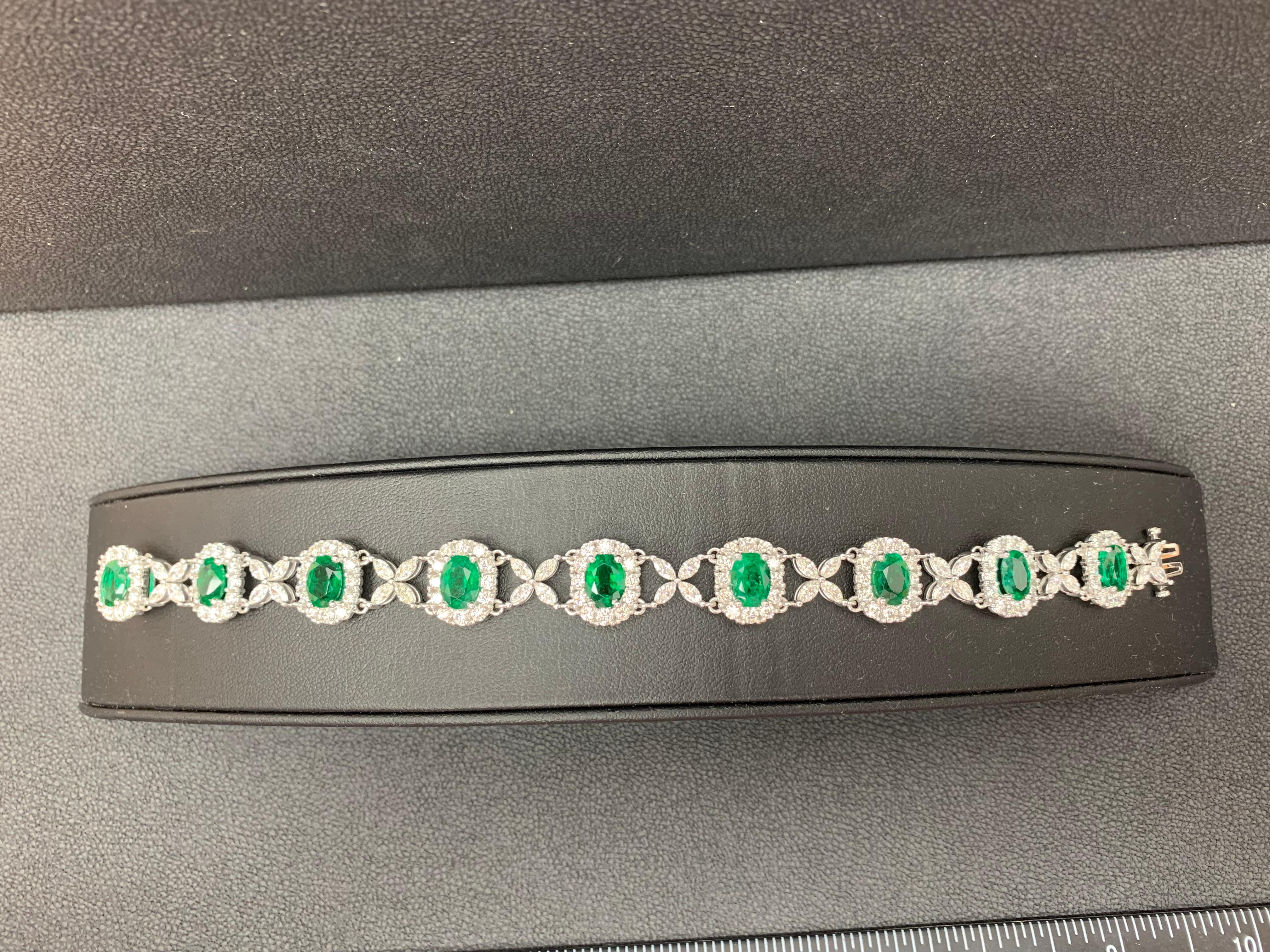 10.52 Carat Oval Cut Emerald and Diamond Tennis Bracelet in 14K White Gold For Sale 5