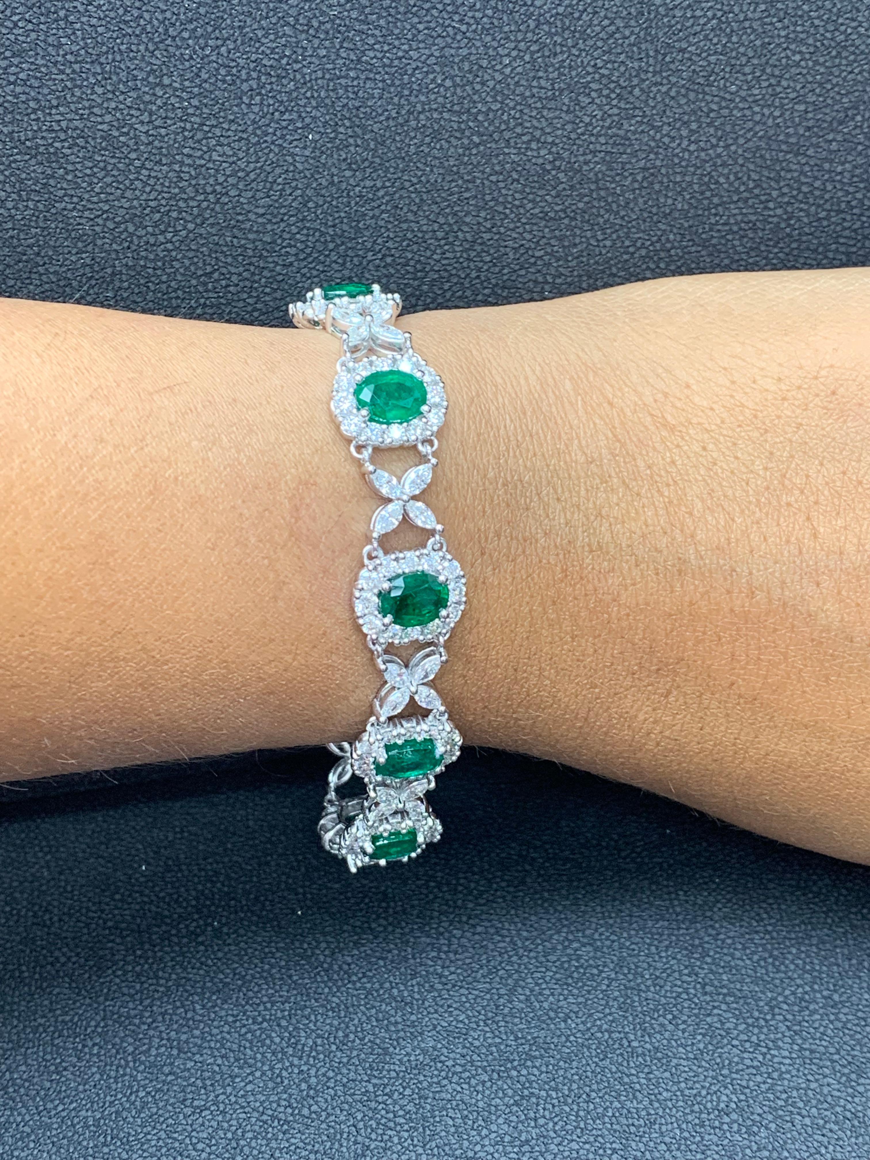 10.52 Carat Oval Cut Emerald and Diamond Tennis Bracelet in 14K White Gold For Sale 6