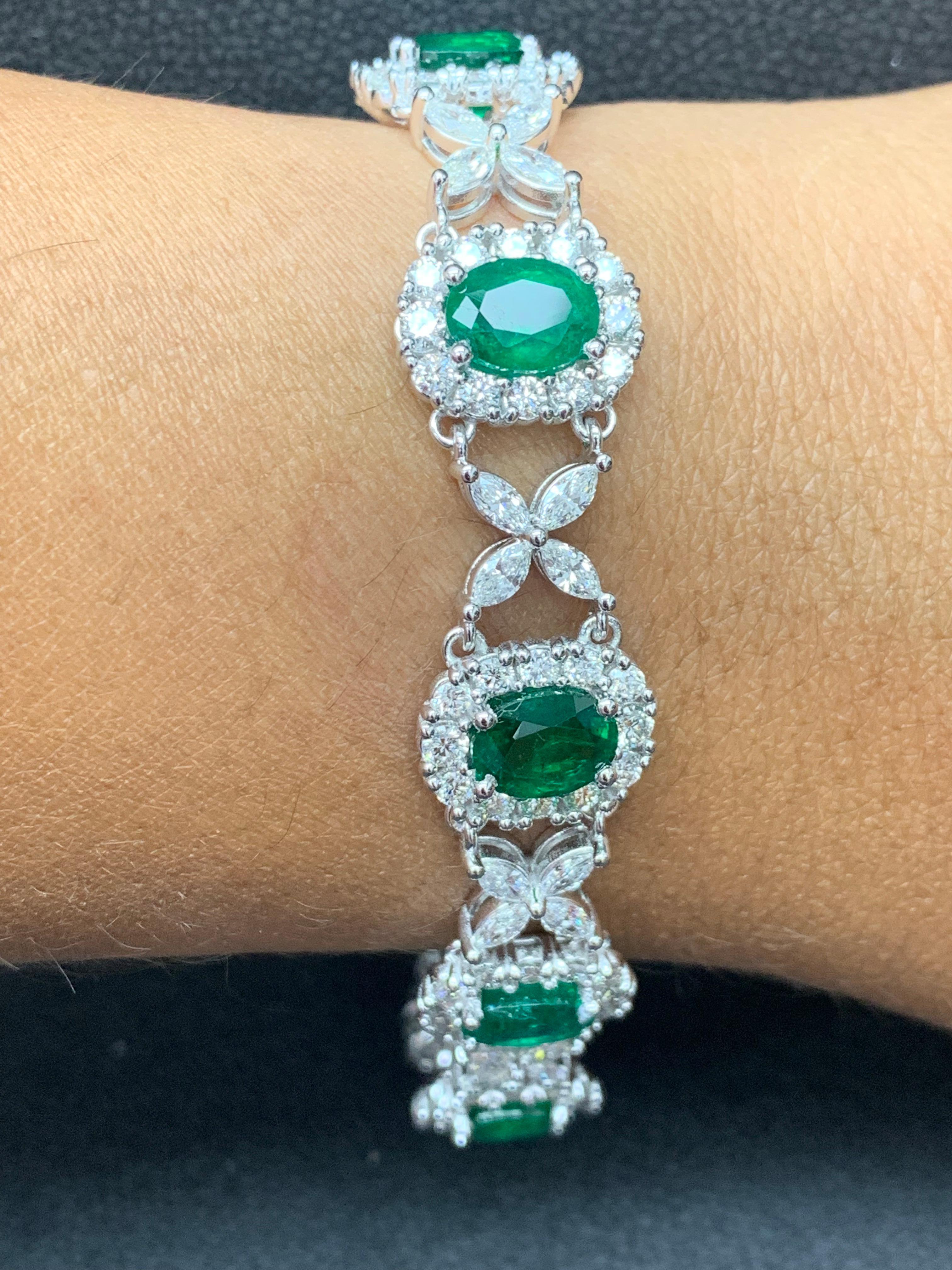 10.52 Carat Oval Cut Emerald and Diamond Tennis Bracelet in 14K White Gold For Sale 7