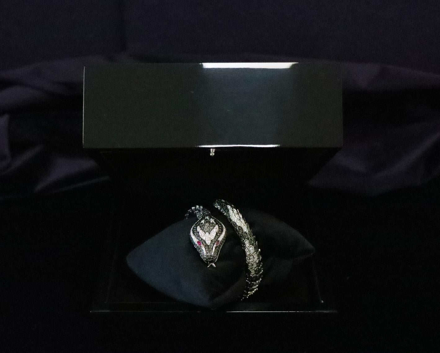 Artisan 10.54 Diamonds and Rubies Snake Double Spiral Bracelet For Sale