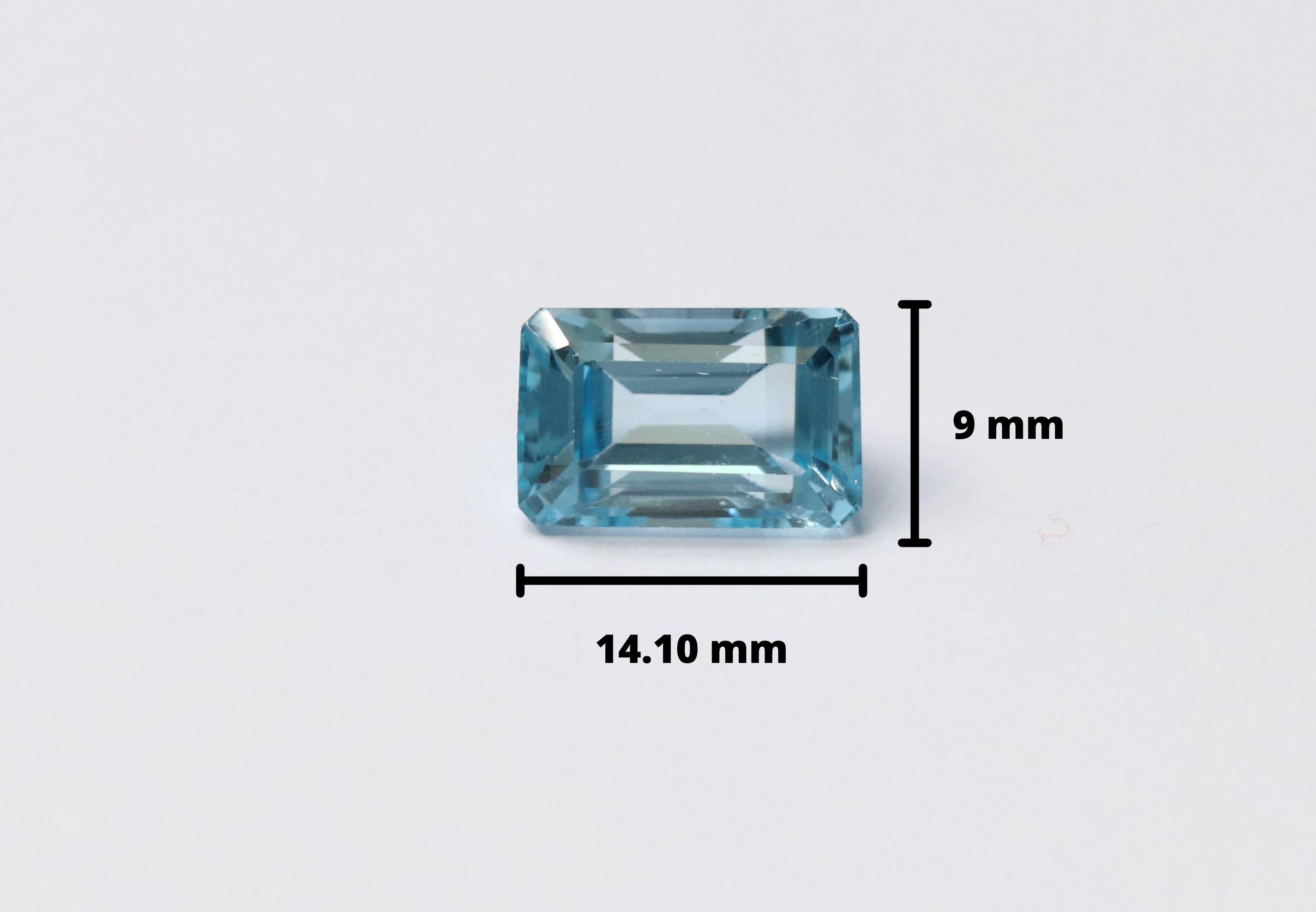 Artisan 10.55 Carat Aquamarine Emerald-Cut Unset Loose 3-Stone Ring Gemstone For Sale