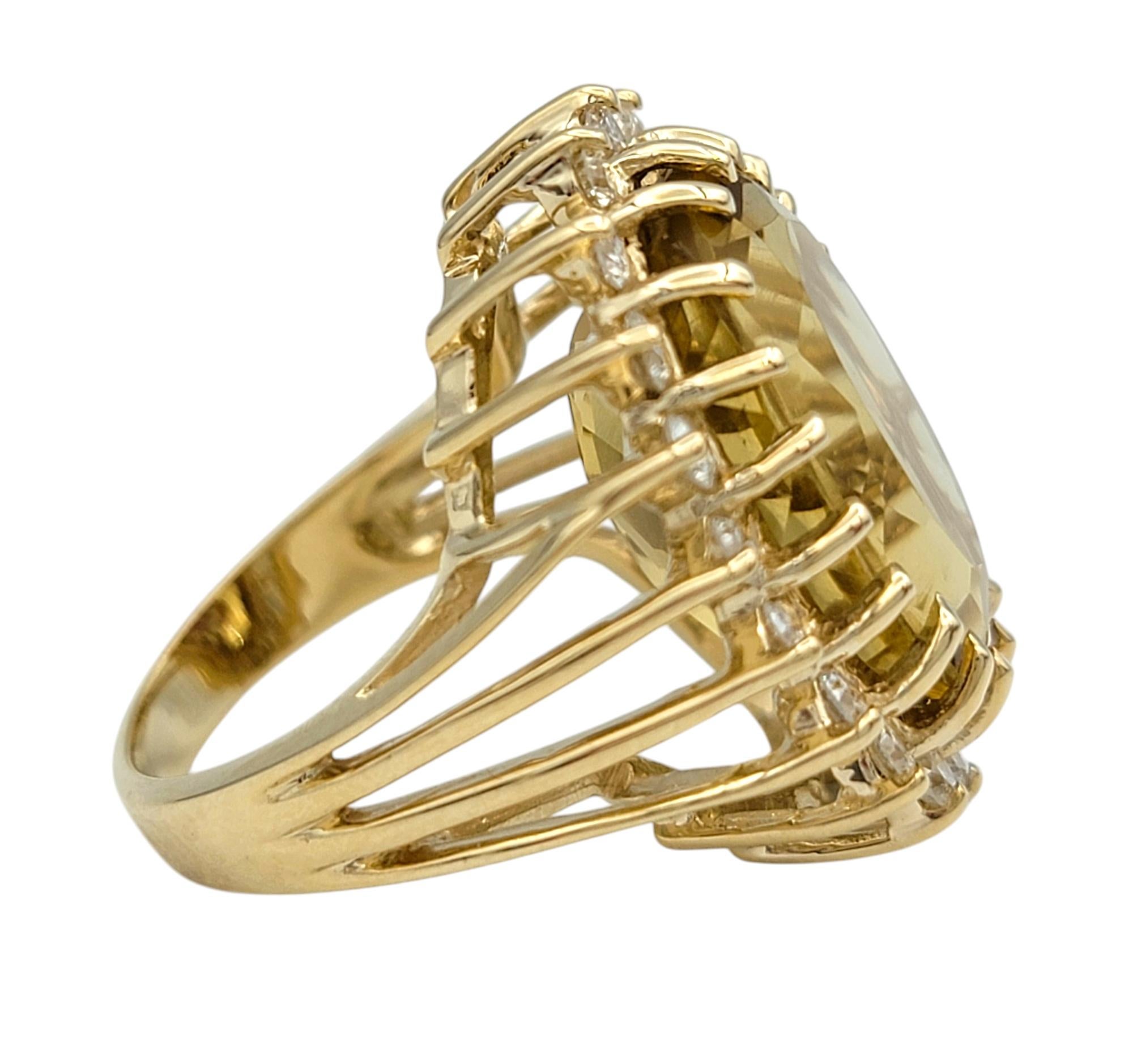 10,55 Karat Ovalschliff Citrin und Diamant Halo geteilter Schaft Cocktail-Ring 14K Gold im Zustand „Gut“ im Angebot in Scottsdale, AZ