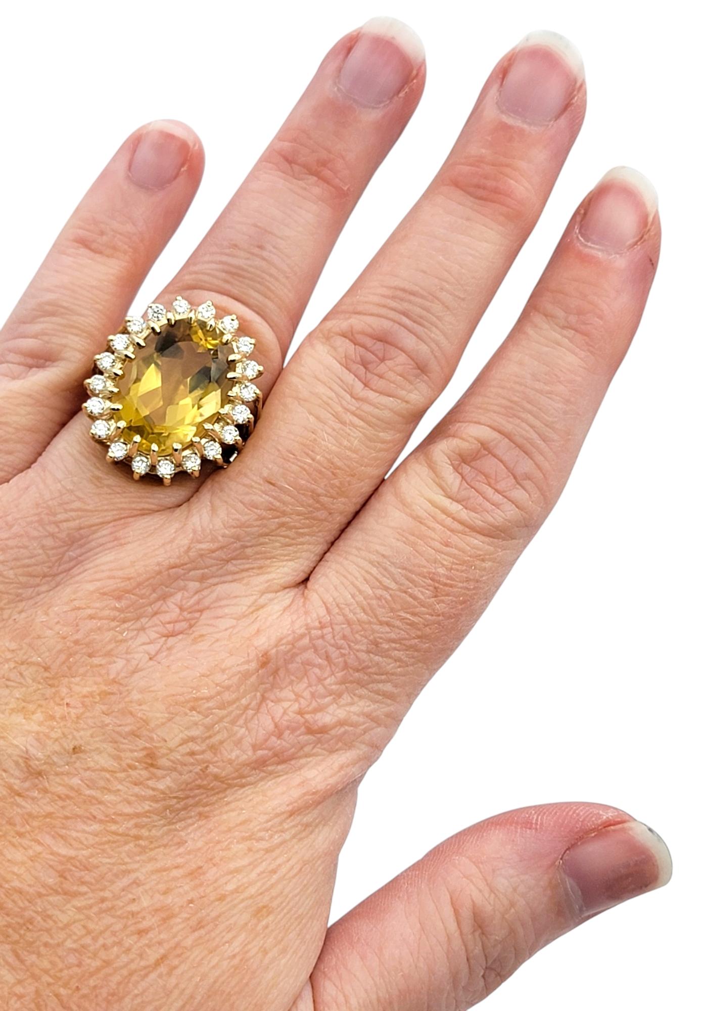 10,55 Karat Ovalschliff Citrin und Diamant Halo geteilter Schaft Cocktail-Ring 14K Gold im Angebot 2