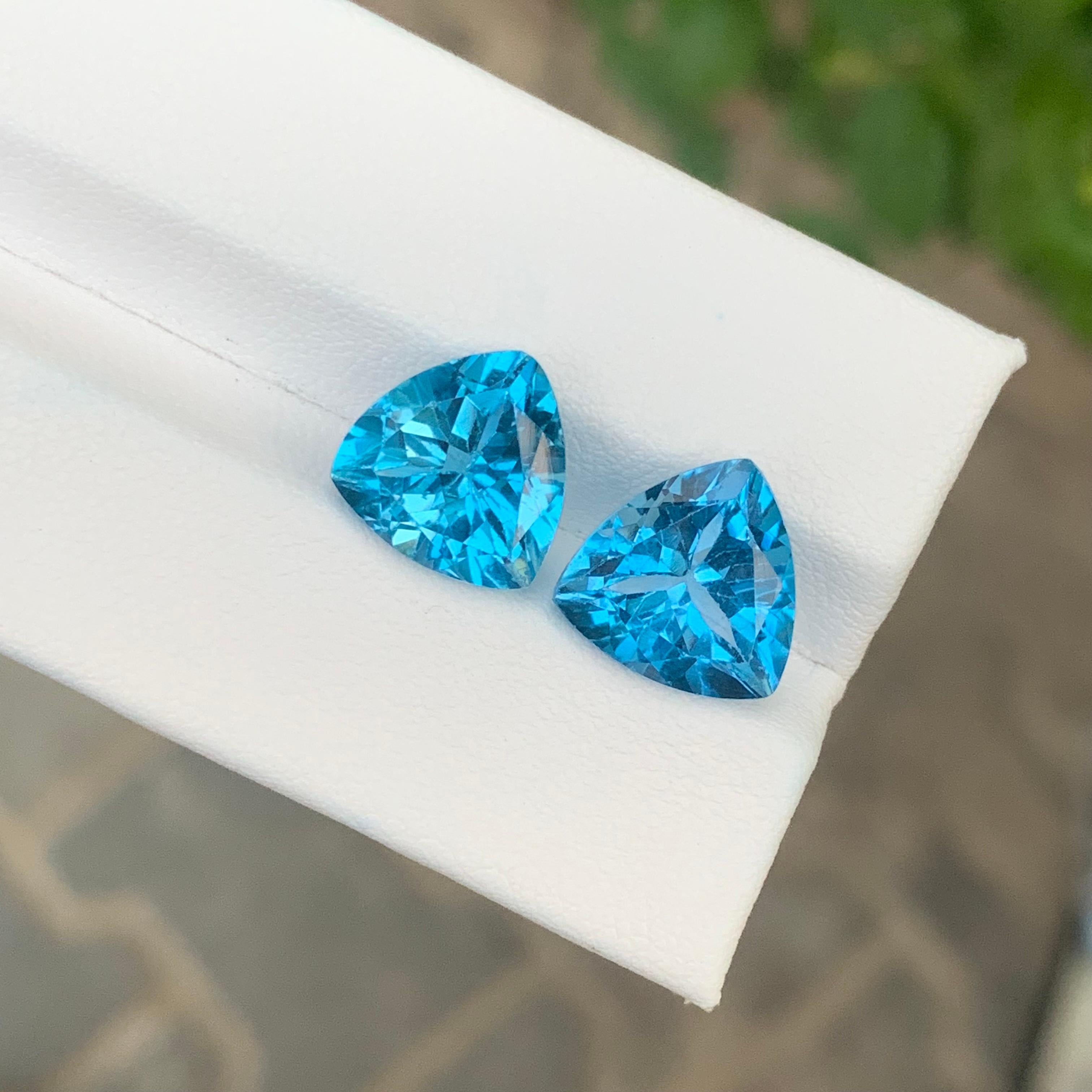 da uomo o donna 10,55 carati di topazio blu di Londra, coppia di gemme naturali sciolte per orecchini in vendita