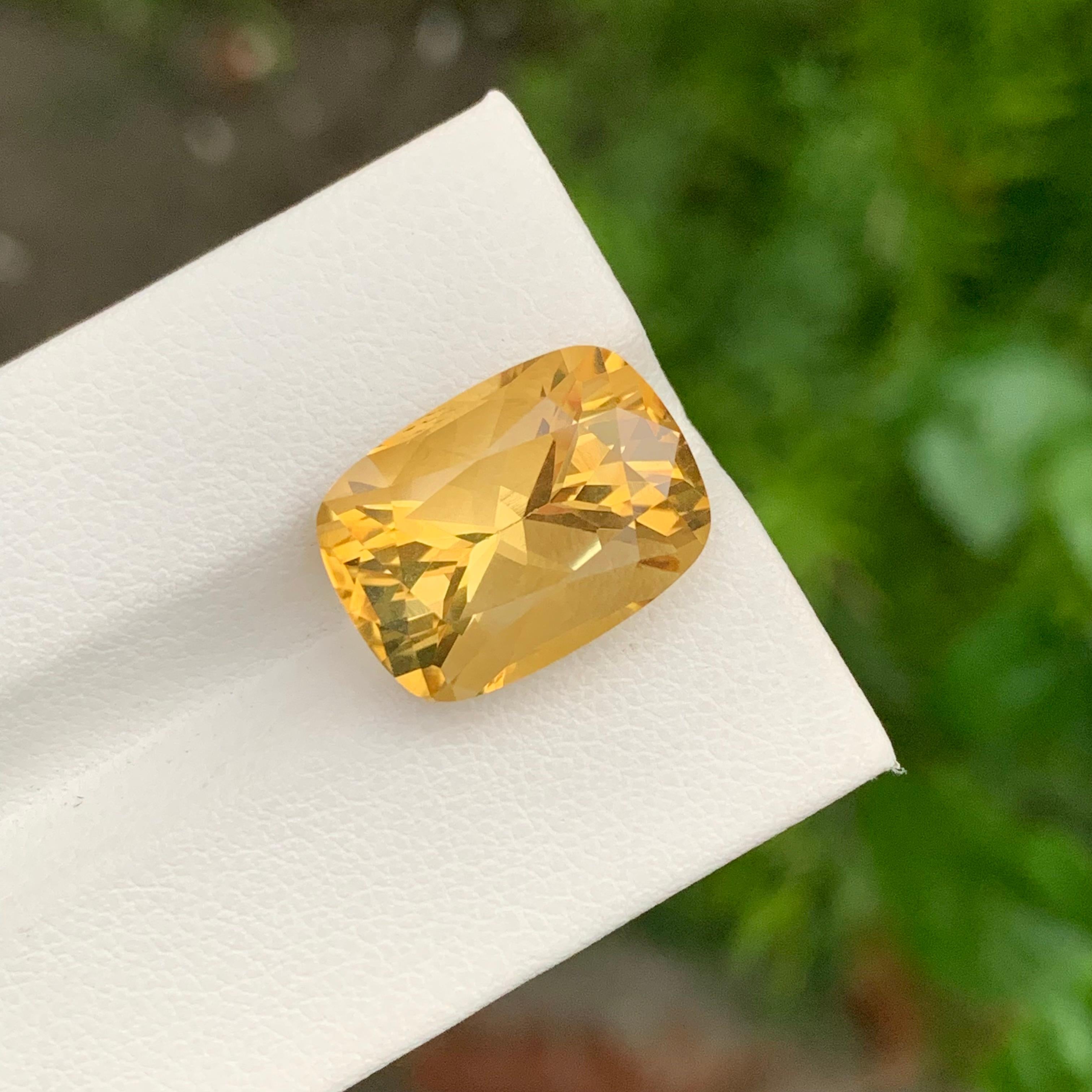 Emerald Cut 10.55 Natural Loose Citrine Butterfly Cut Gem For Necklace For Sale