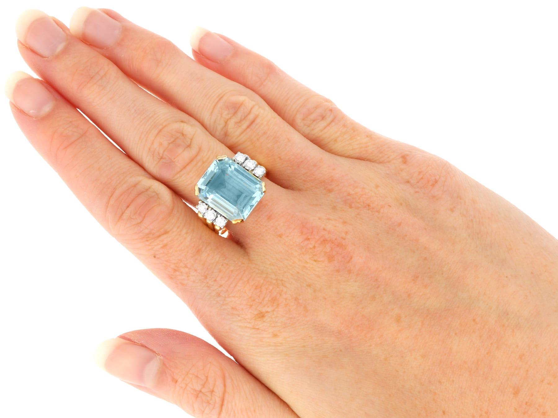 Anello in oro giallo 14k con acquamarina da 10,56 carati e diamante da 0,48 carati Circa 1960 in vendita 5
