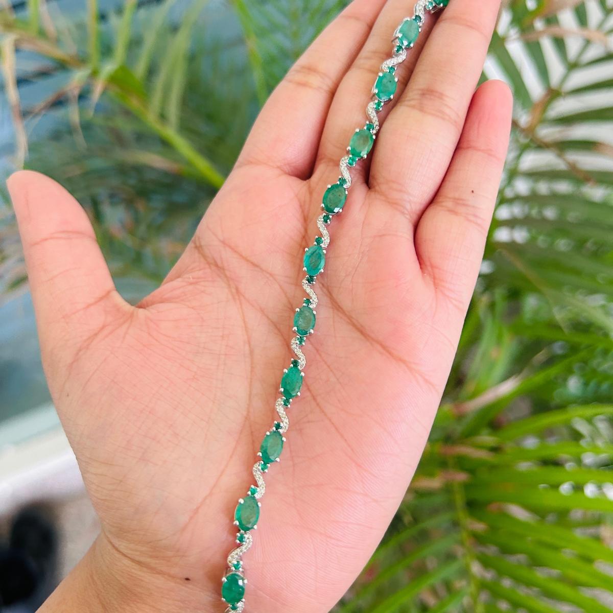 Women's 10.56 Carat Emerald Diamond Tennis Bracelet in Sterling Silver for Mom For Sale