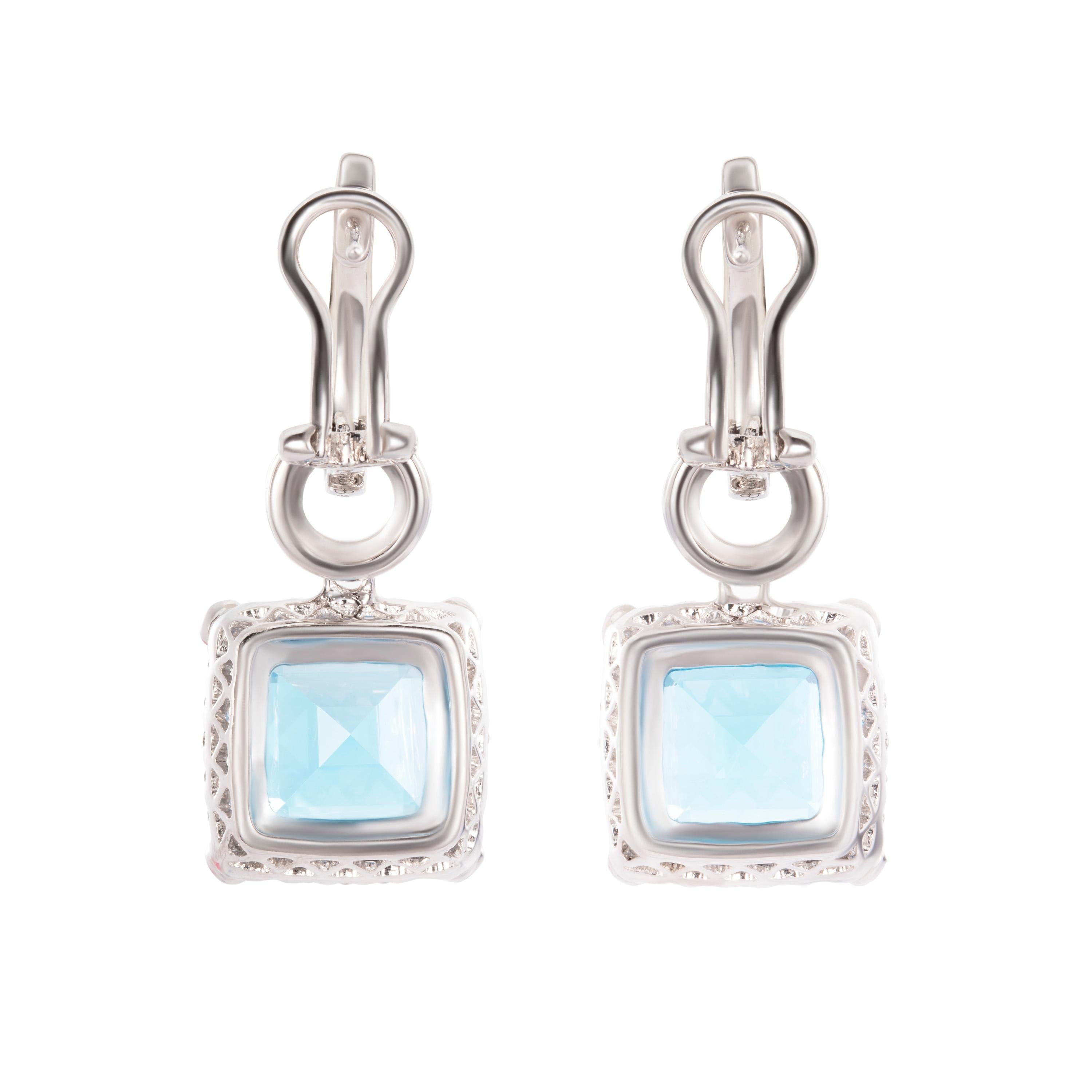 Contemporain Pendants d'oreilles en or blanc 18 carats avec topaze bleue de 10,57 carats et diamants en vente