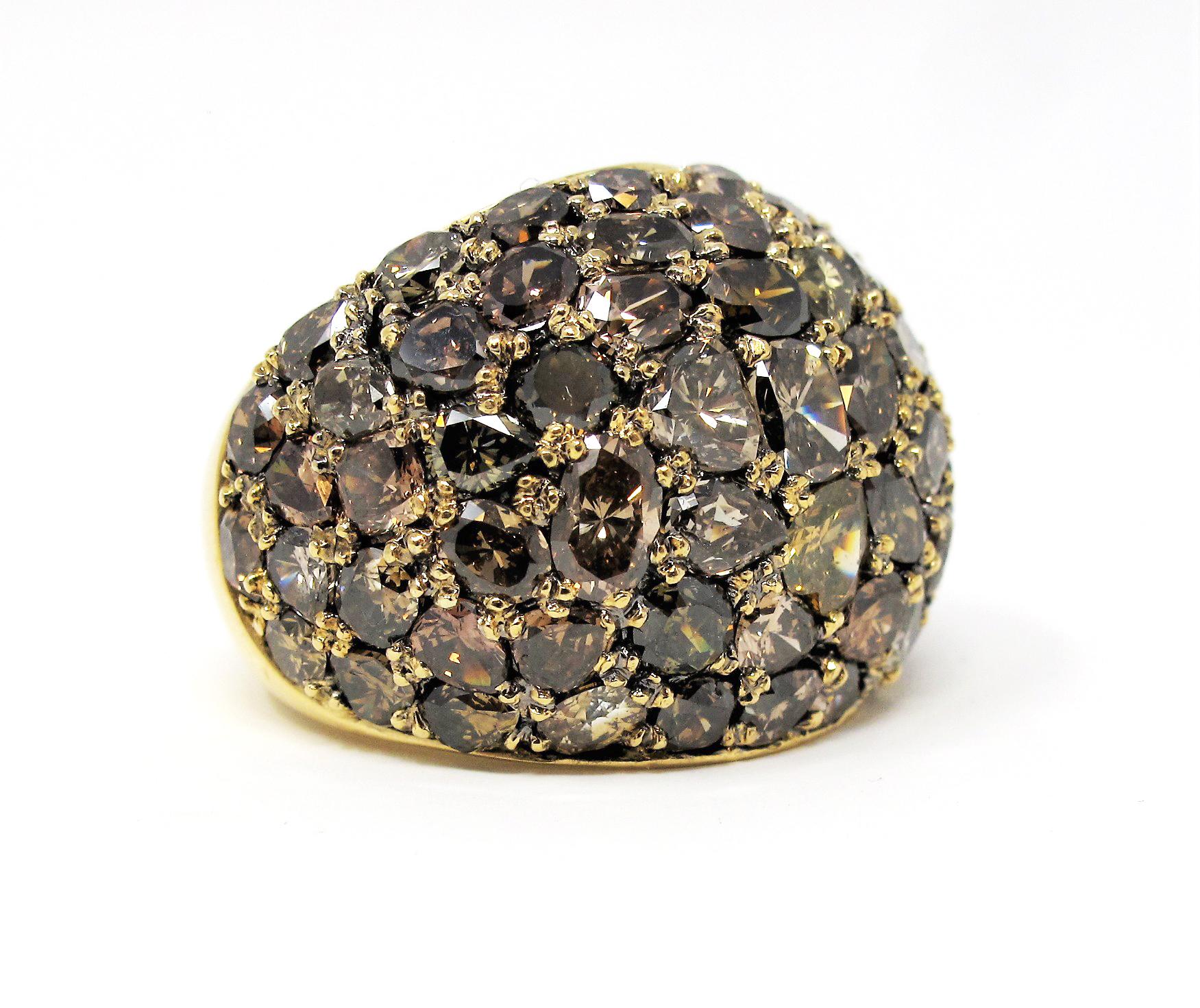 Großer Bombe Fancy Cognac Diamant Multi Cut Pave Dome Ring in 18 Karat Gold im Angebot 3