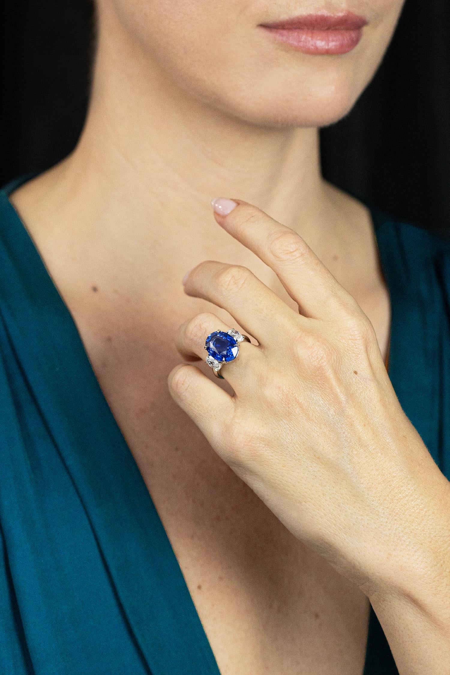 Roman Malakov 10.58 Carats Oval Cut Sapphire & Diamond Three-Stone Wedding Ring In New Condition For Sale In New York, NY