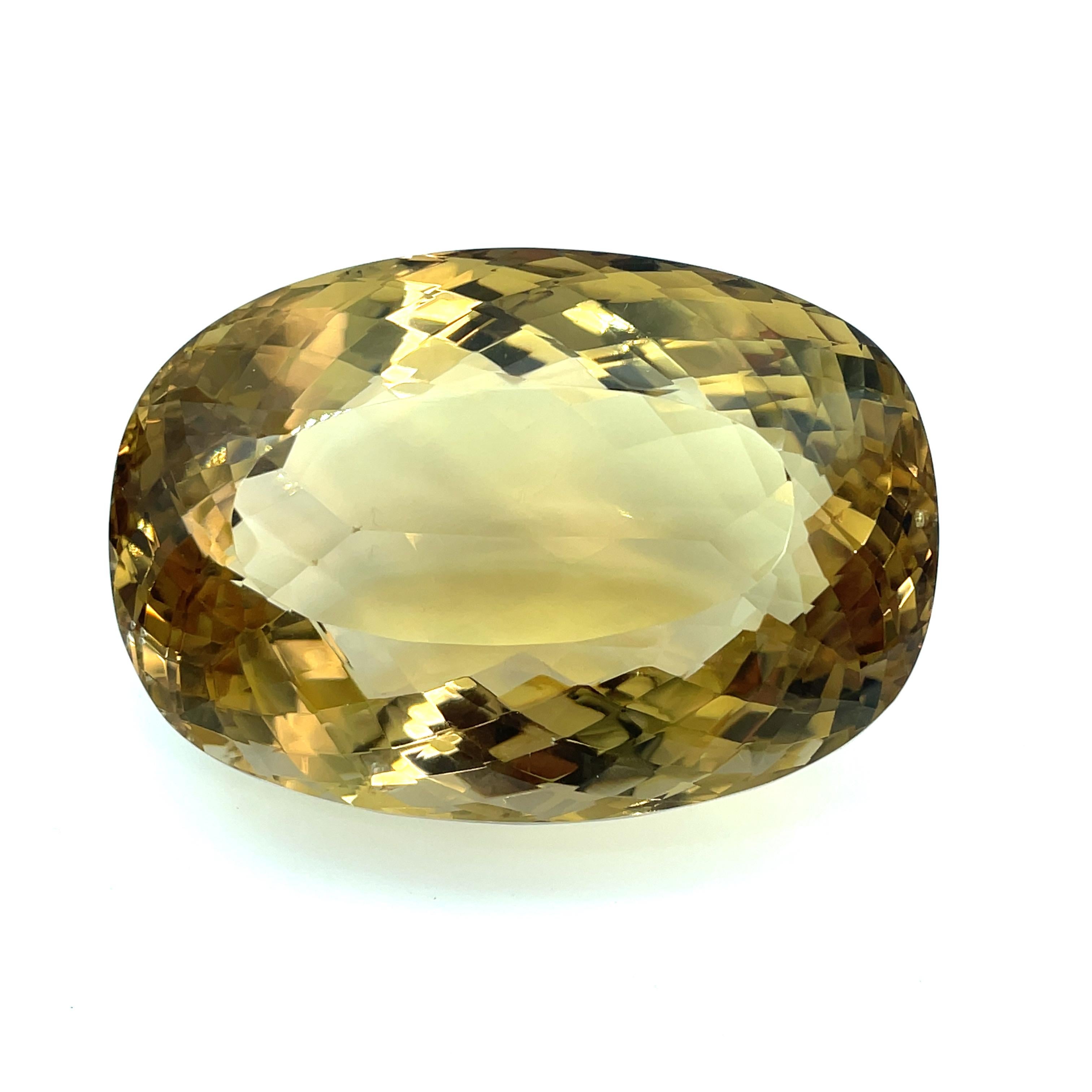 Artisan 1058 Carat Oval Faceted Smoky Quartz Collector Gemstone (pierre précieuse de collection)   en vente