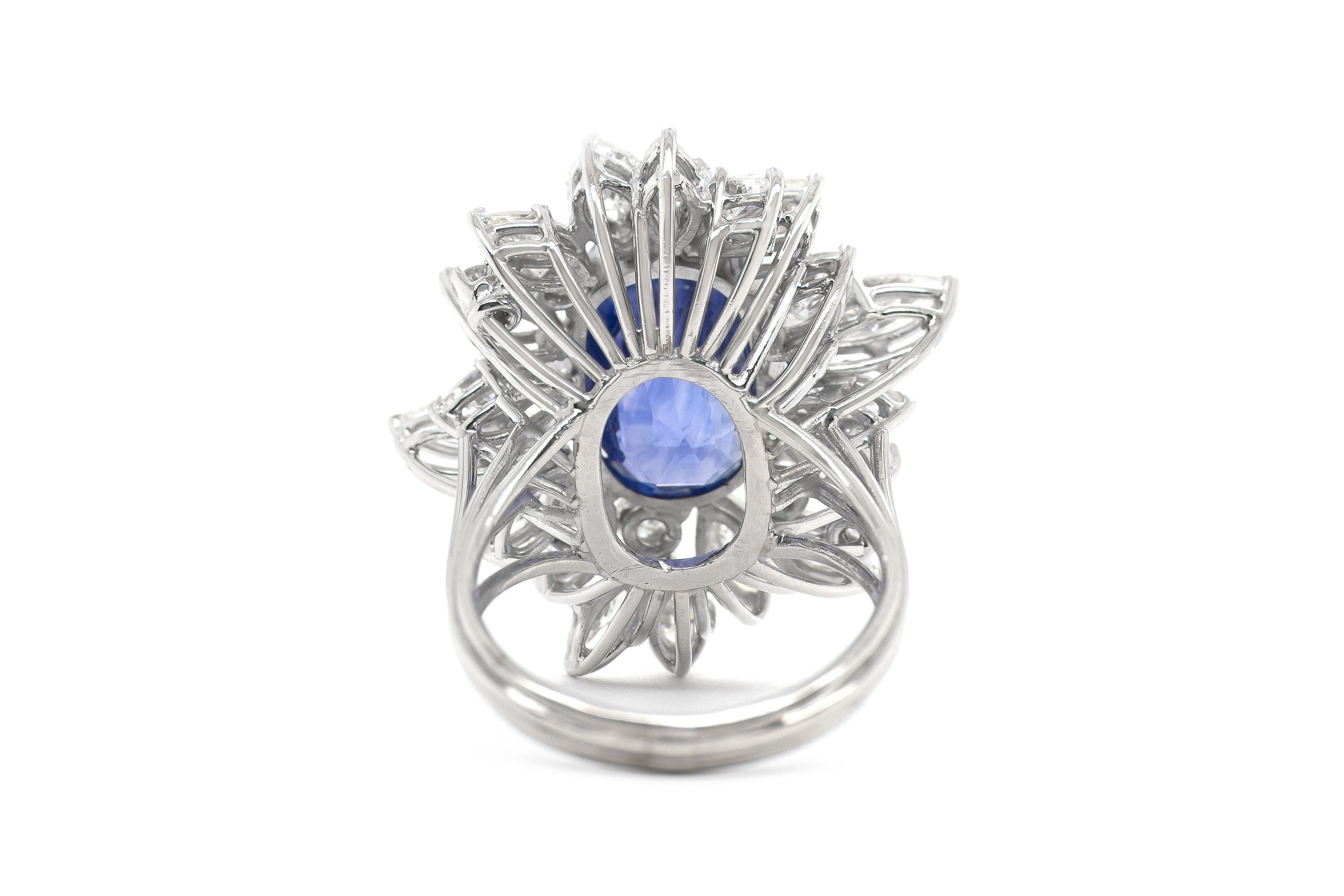 10,59 Karat Ceylon Saphir und 5,00 Karat Diamant-Cluster-Ring (Ovalschliff) im Angebot