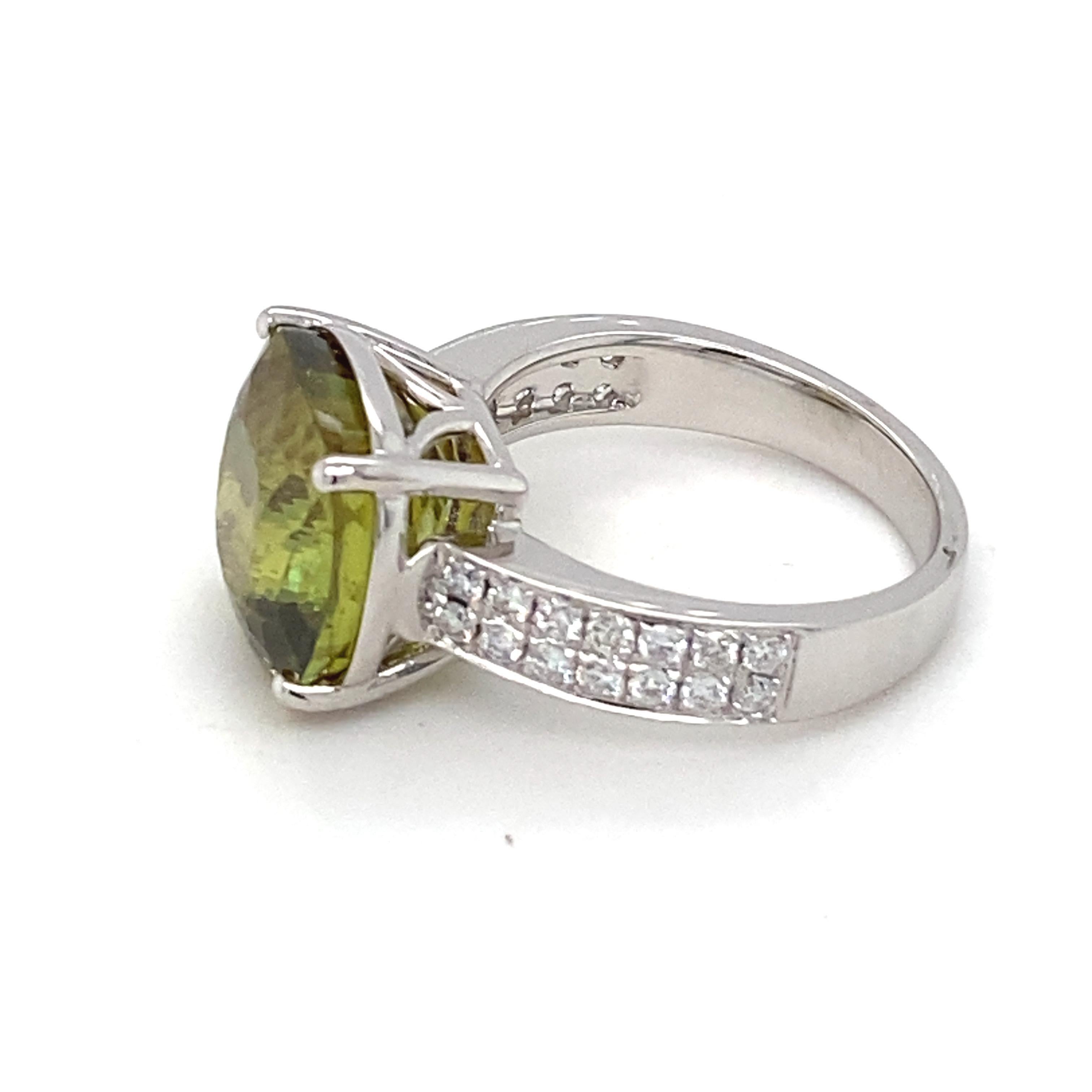 10,59 Karat Kissenschliff Sphene Diamant Weißgold Solitär Ring im Angebot 6