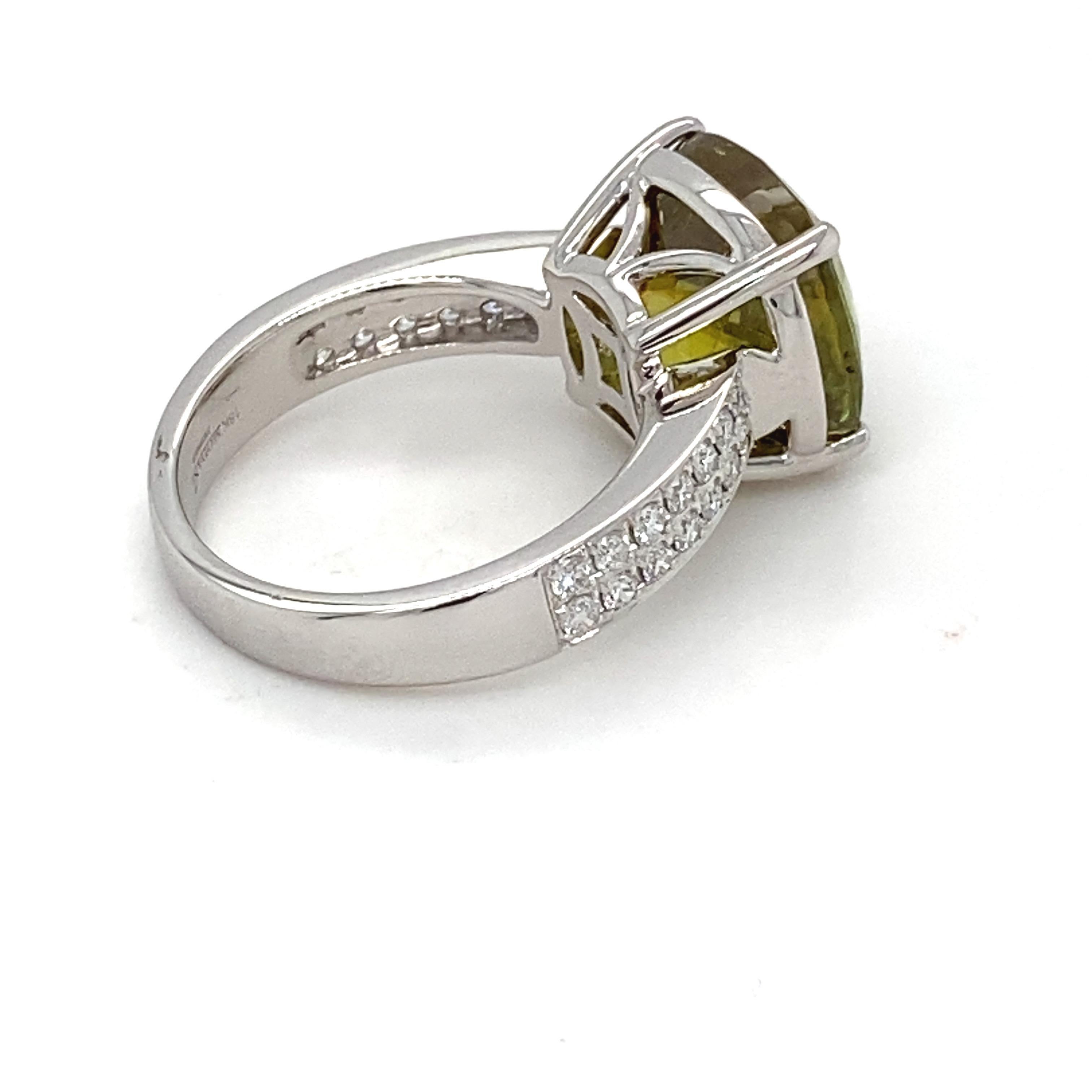 10,59 Karat Kissenschliff Sphene Diamant Weißgold Solitär Ring im Angebot 2