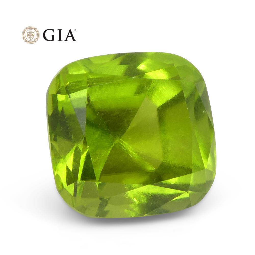 10.5ct Cushion Yellowish Green Peridot GIA Certified In New Condition For Sale In Toronto, Ontario