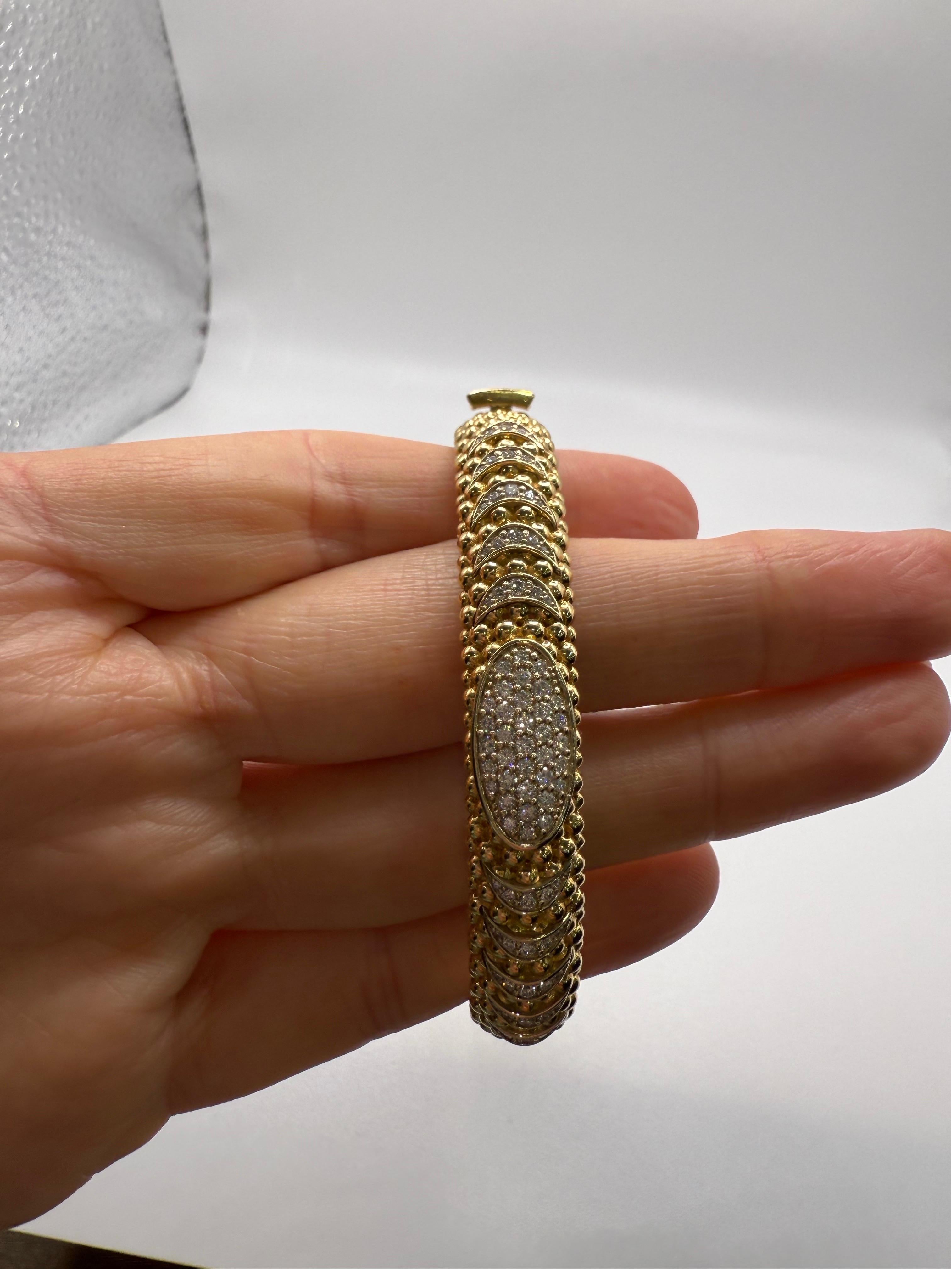 Taglio brillante Bracciale bangle con diamanti da 1,05 carati in oro 18KT in vendita