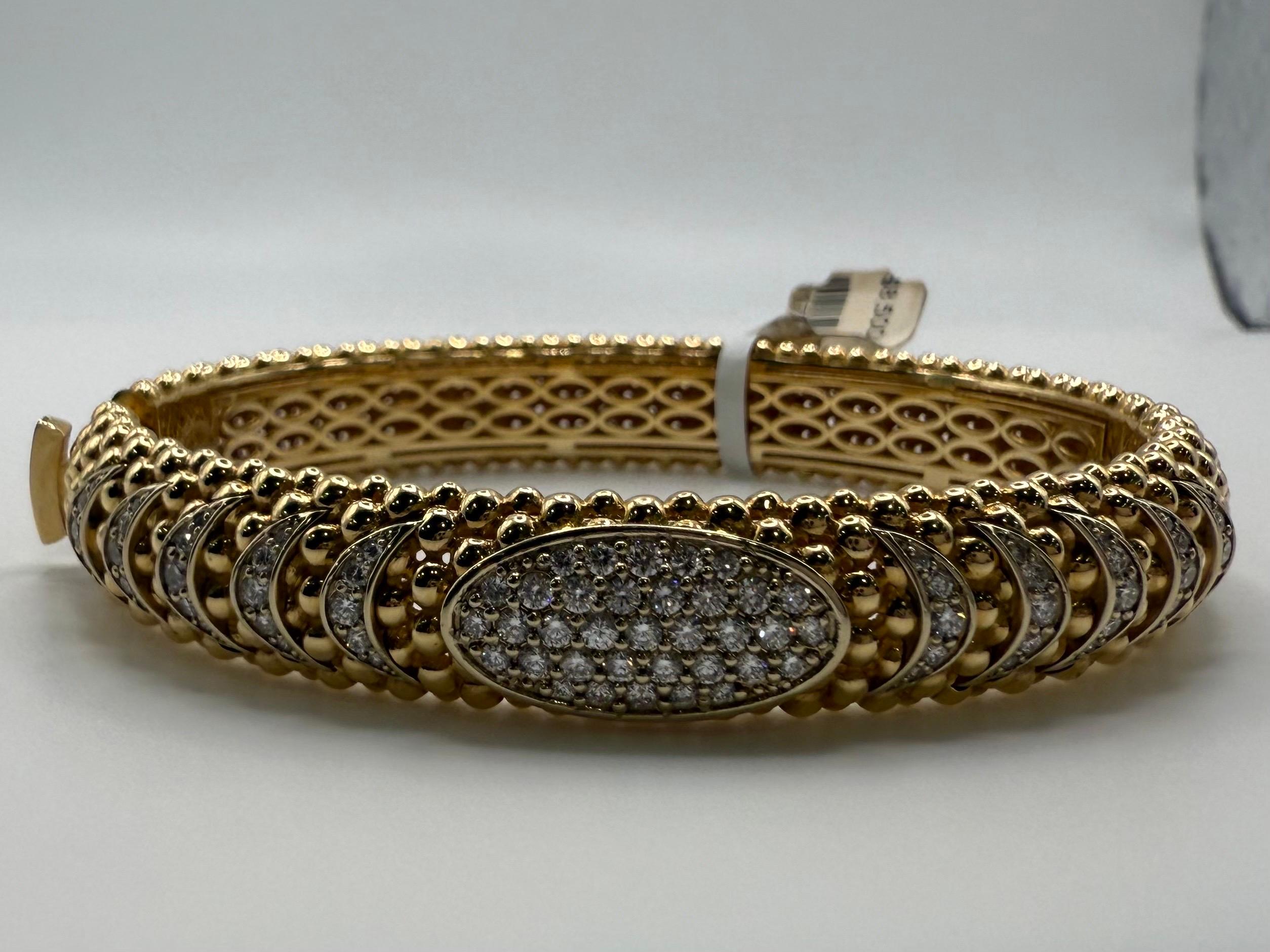 Bracciale bangle con diamanti da 1,05 carati in oro 18KT in vendita 1