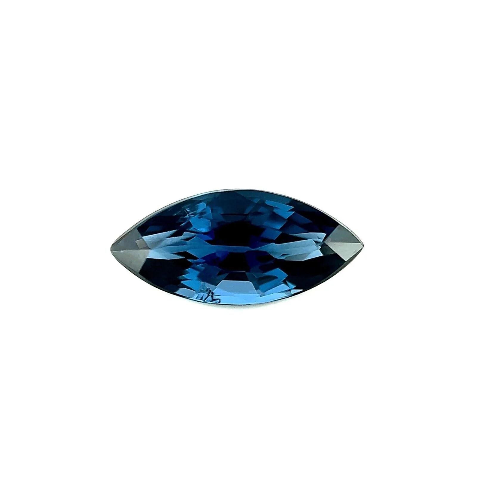 Pierre précieuse rare non sertie de 1,05 carat, taille marquise, spinelle bleue de 9,6 x 4,4 mm