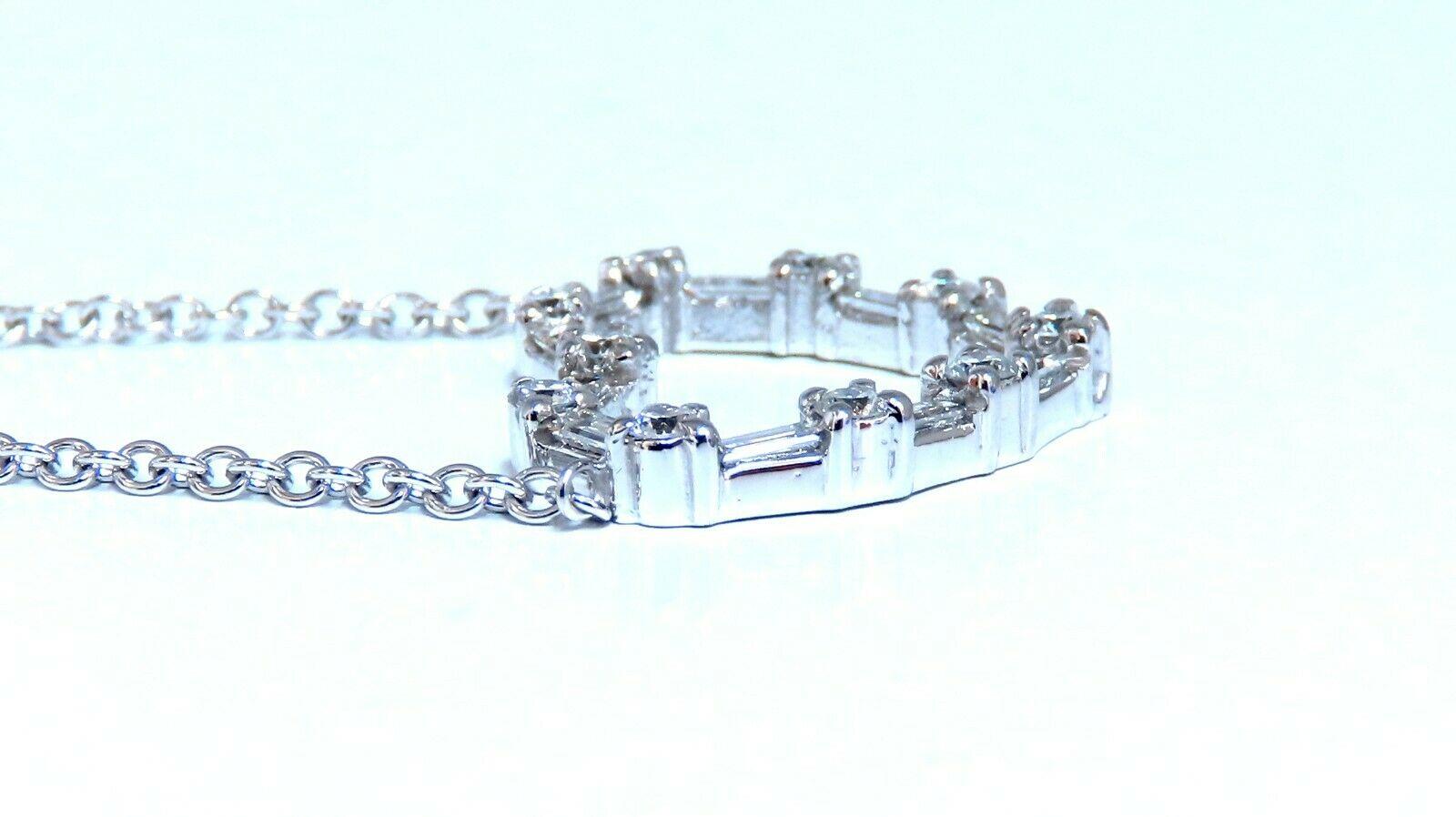 1.05ct Collana con cuore di diamanti naturali baguette e rotondi 14kt In condizioni Nuovo in vendita a New York, NY