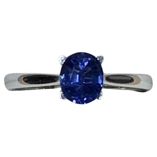 1.05ct natural oval-shaped sapphire engagement ring 18k white gold