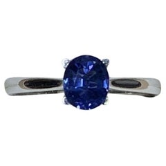 1.05ct natural oval-shaped sapphire engagement ring 18k white gold