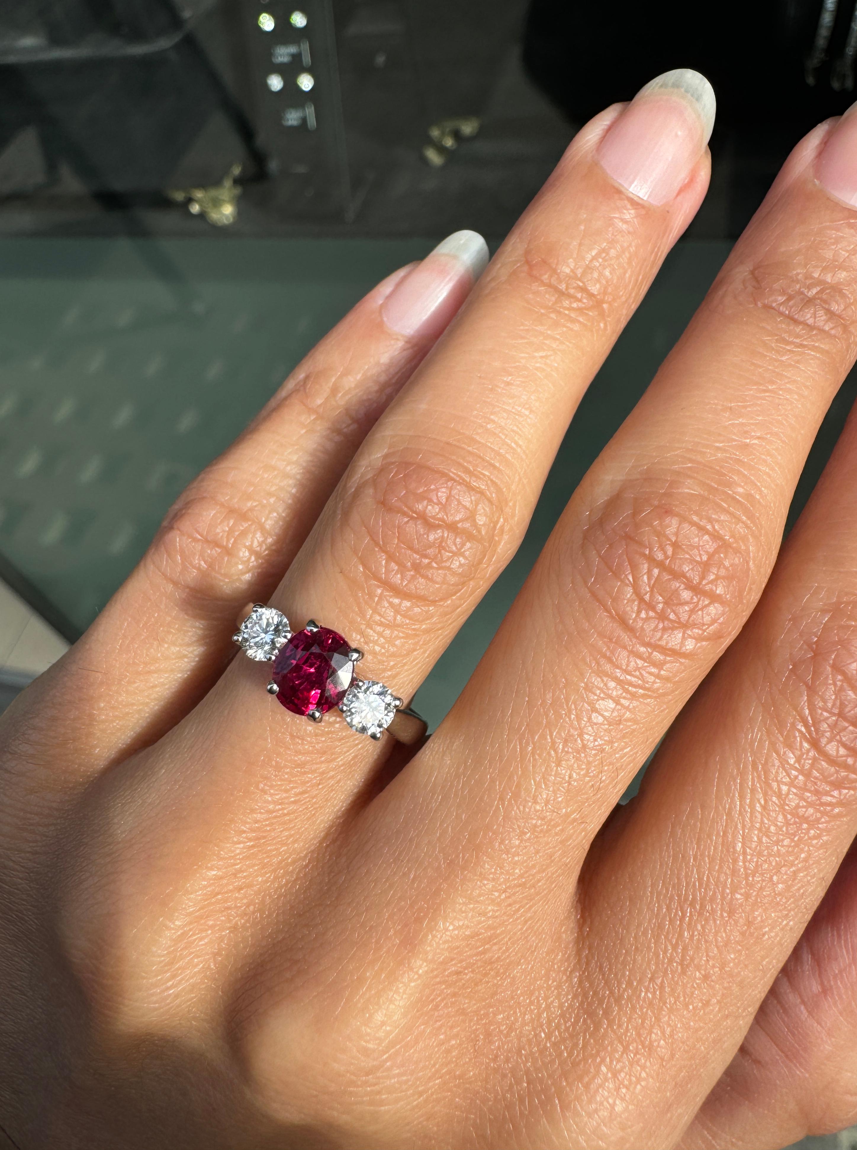1.05ct Natural Unheated Oval Ruby & Diamond Platinum Three-Stone Engagement Ring In New Condition For Sale In London, GB
