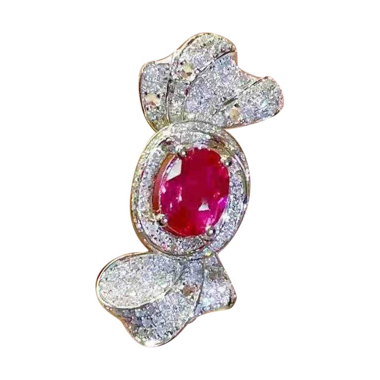 Anello a fiocco con rubino da 1,05 carati e diamante da 0,78 carati in oro 18 carati