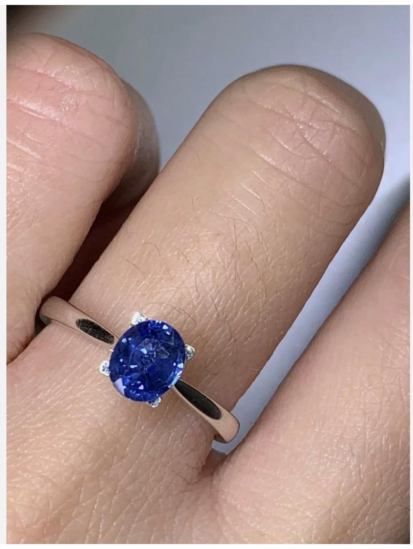 Modern 1.05ct Sapphire Royal Blue Solitaire Engagement Ring In 18ct White Gold For Sale
