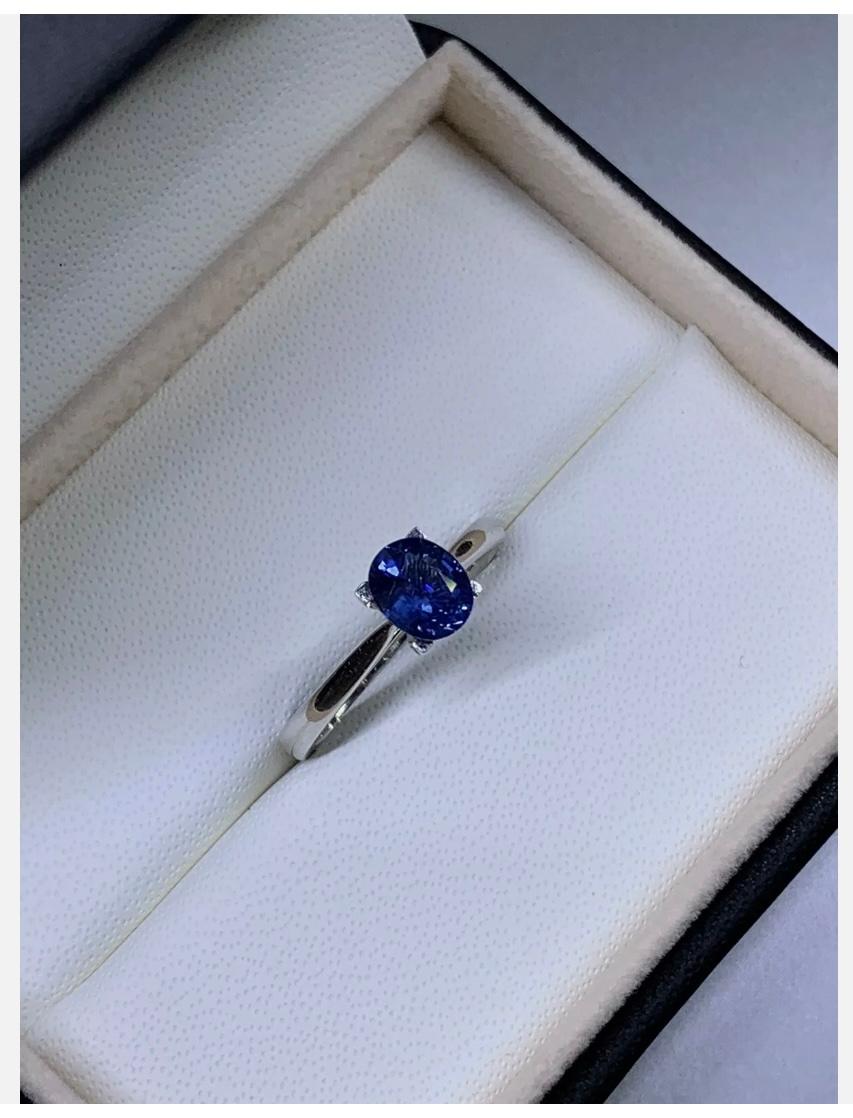 1.05ct Sapphire Royal Blue Solitaire Engagement Ring In 18ct White Gold In New Condition For Sale In London, GB