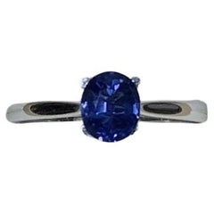 Anello di fidanzamento solitario con zaffiro blu reale da 1,05 carati in oro bianco 18 carati