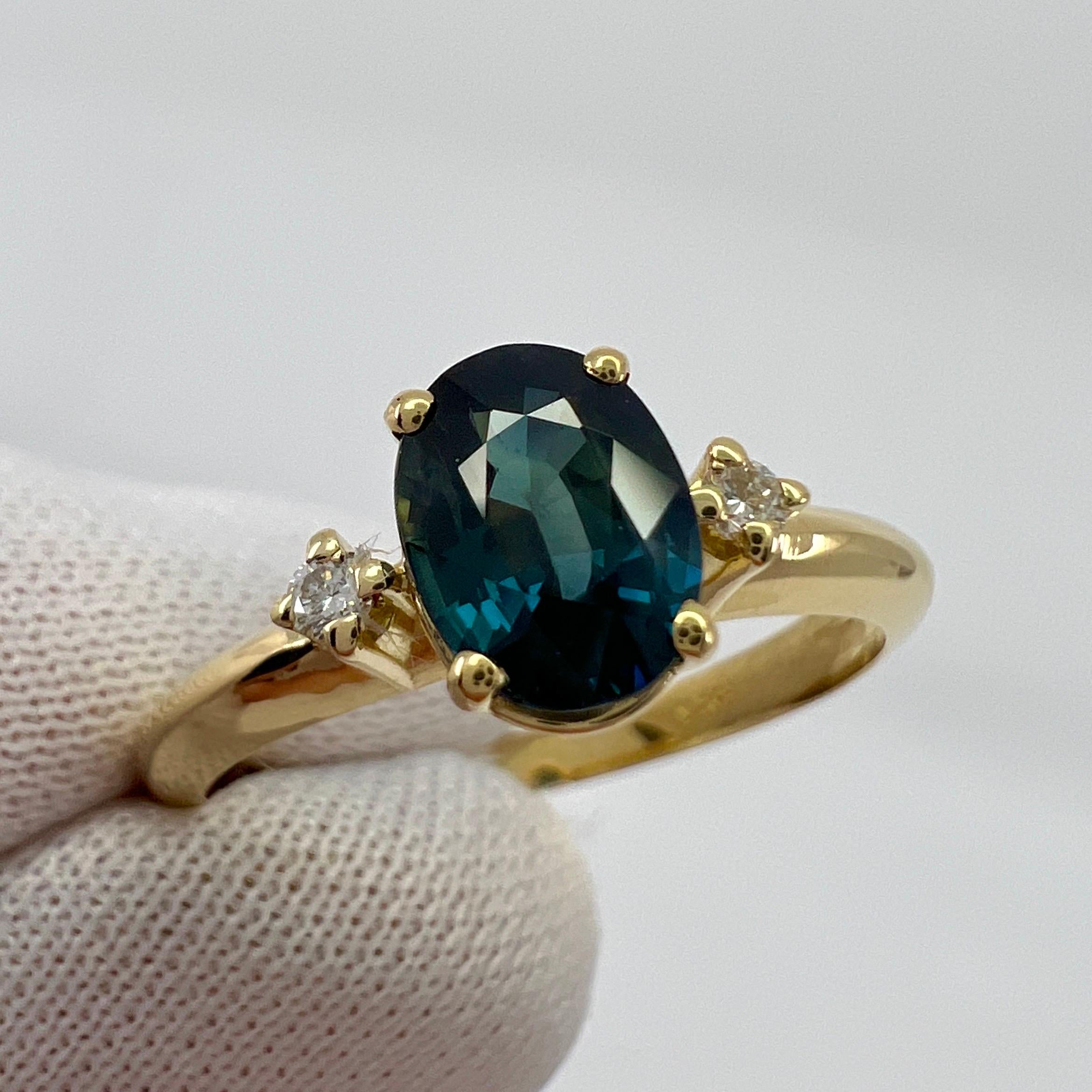 1.05ct Teal Green Blue Oval Cut Sapphire & Diamond Three Stone 18k Gold Ring For Sale 1