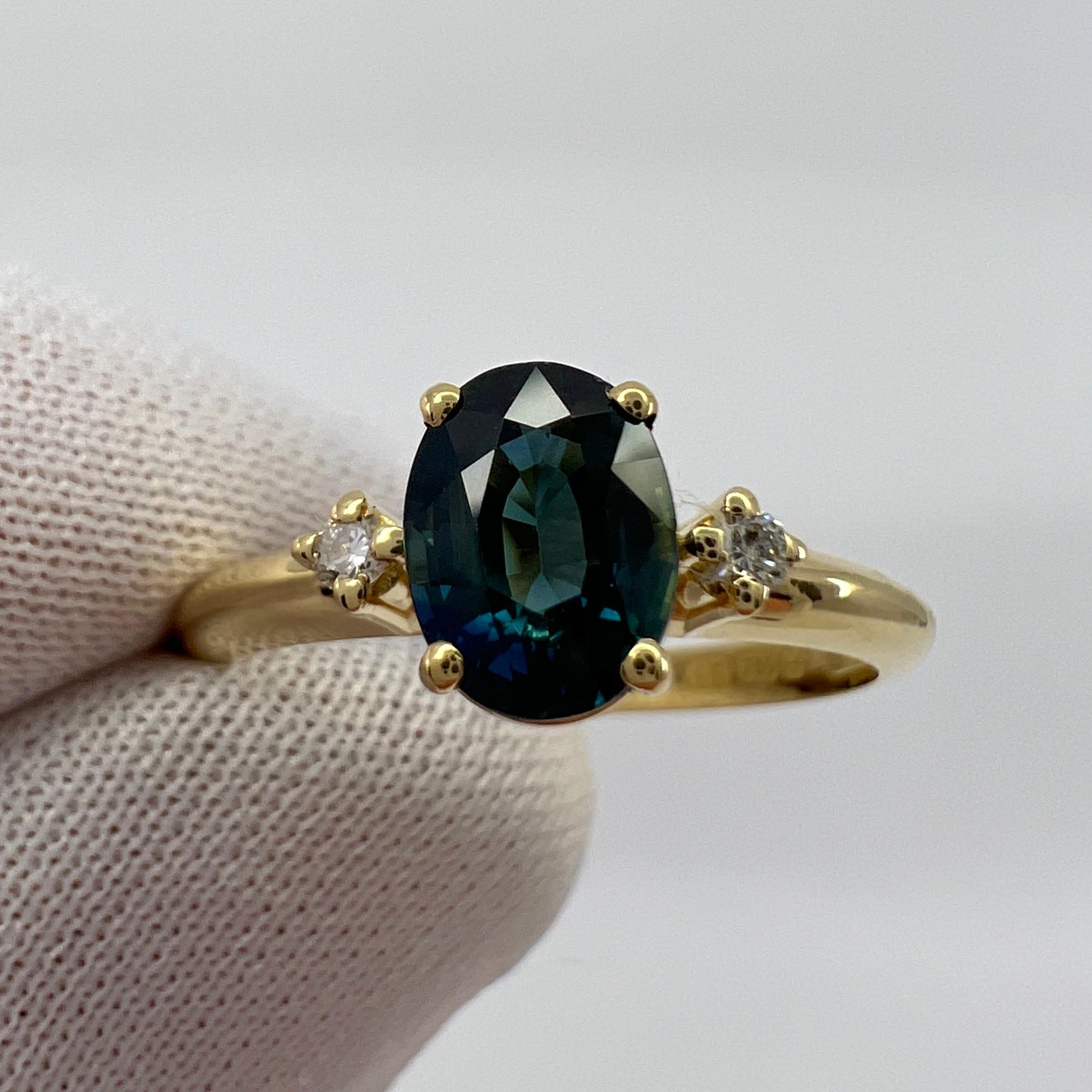 1.05ct Teal Green Blue Oval Cut Sapphire & Diamond Three Stone 18k Gold Ring For Sale 3